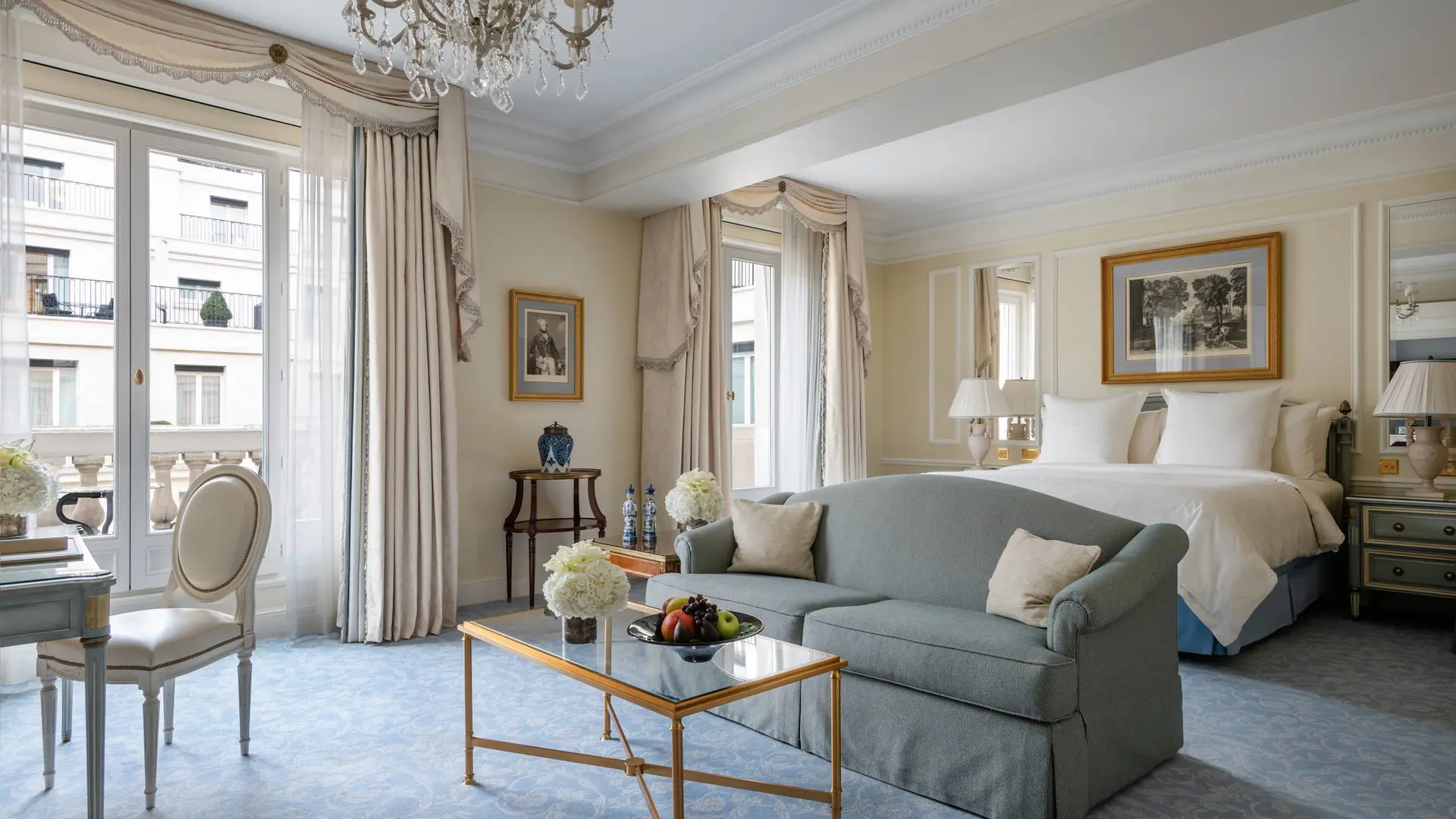 Hotel review Accommodation' - Four Seasons Hotel George V Paris - 3