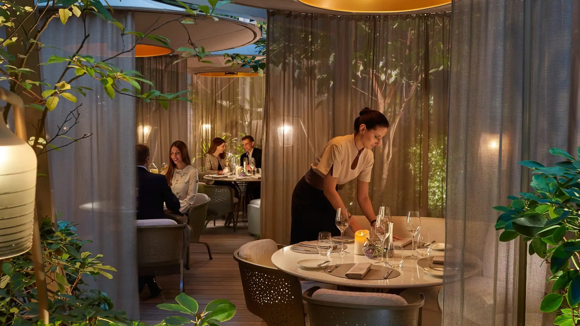 Hotel review Restaurants & Bars' - Mandarin Oriental, Paris - 2