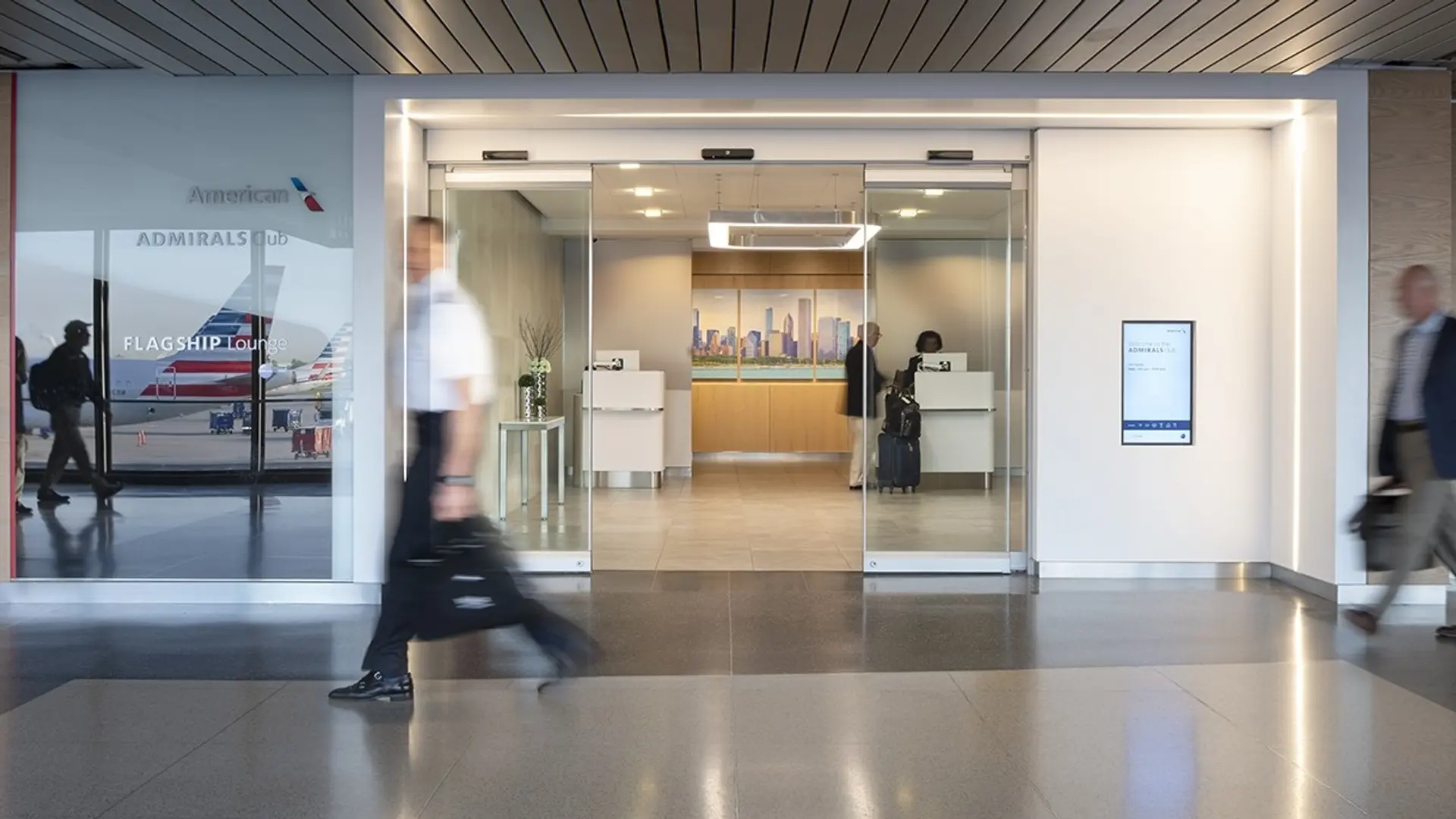 Airline review Airport experience - American Airlines - 4