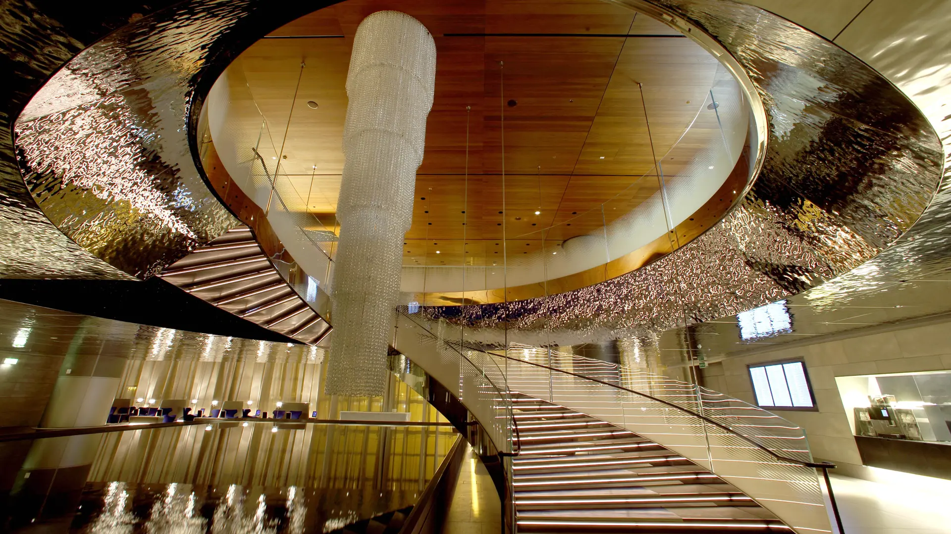 Airline review Airport experience - Qatar Airways - 3