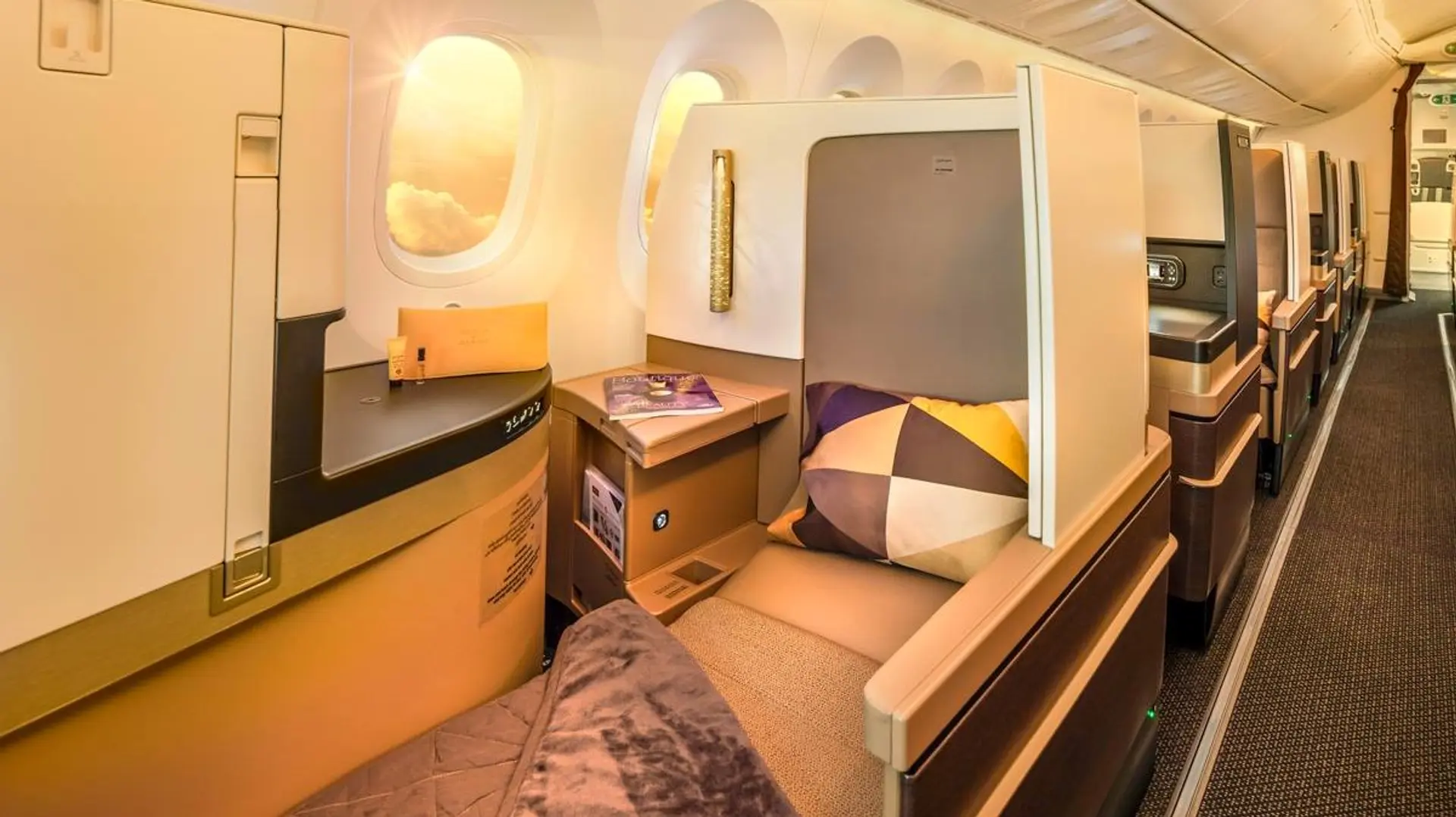 Airline review Cabin & Seat - Etihad Airways - 2