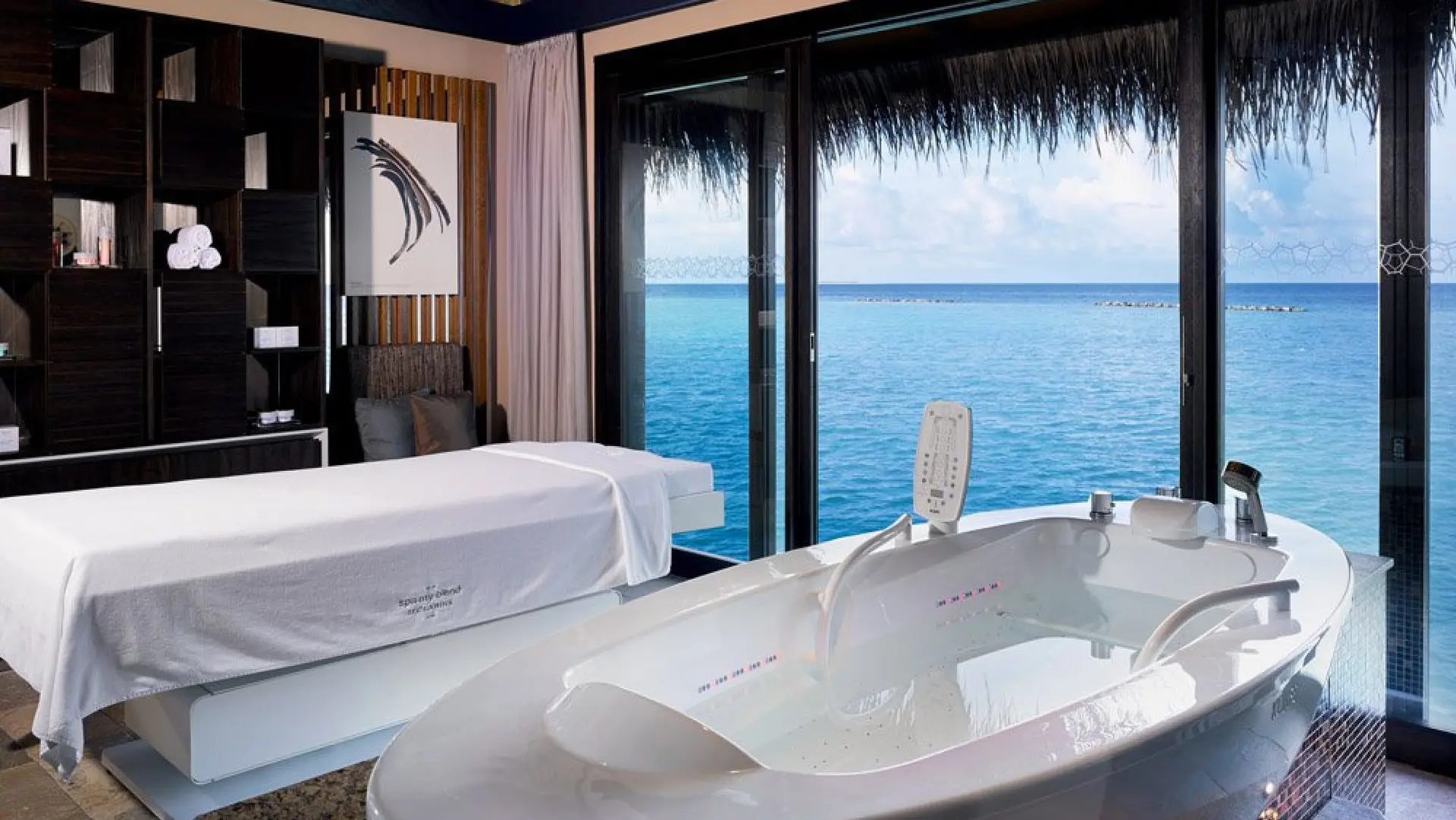 Hotel review Service & Facilities' - Velaa Private Island - 2