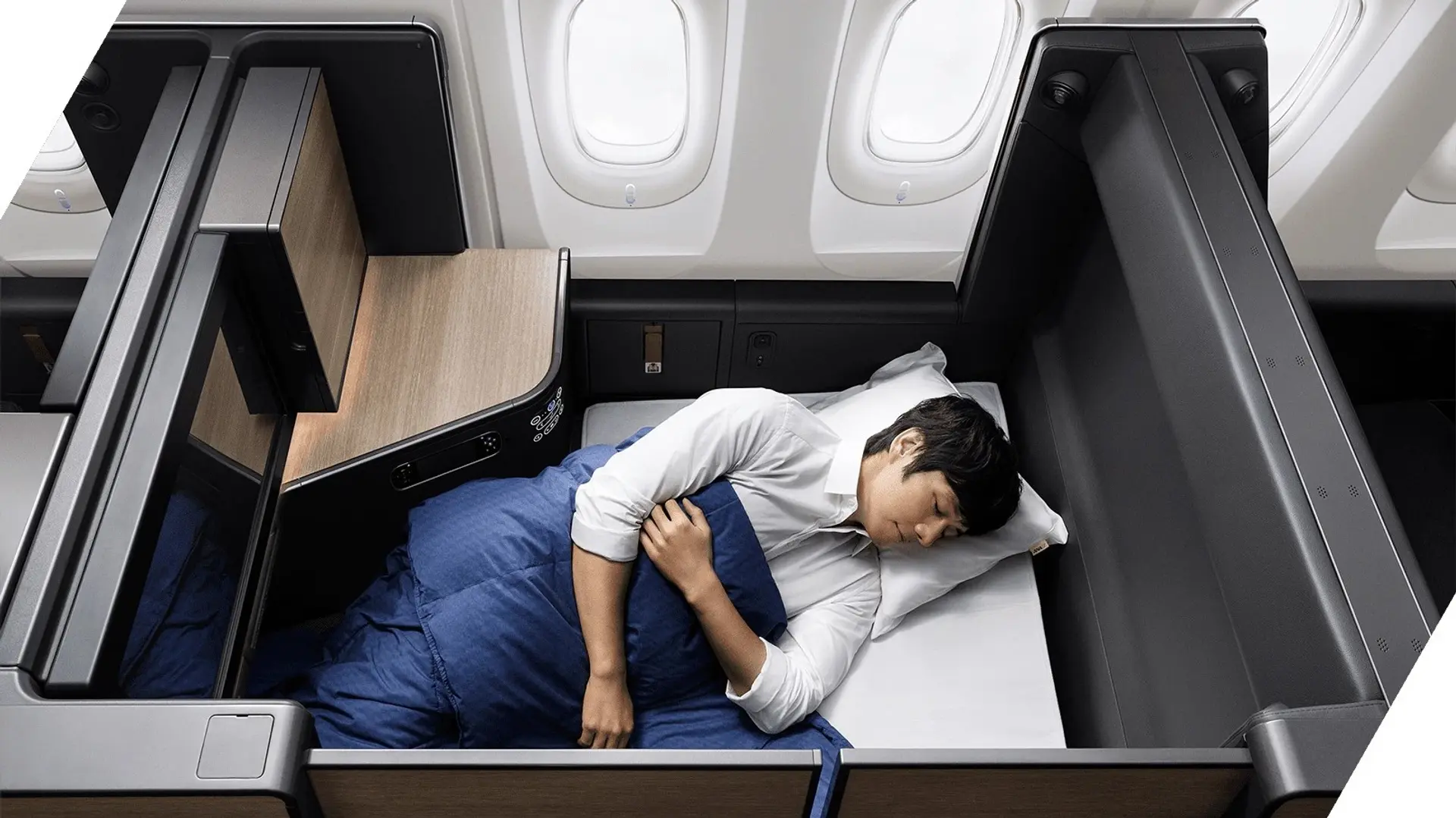 Airline review Cabin & Seat - ANA - 1