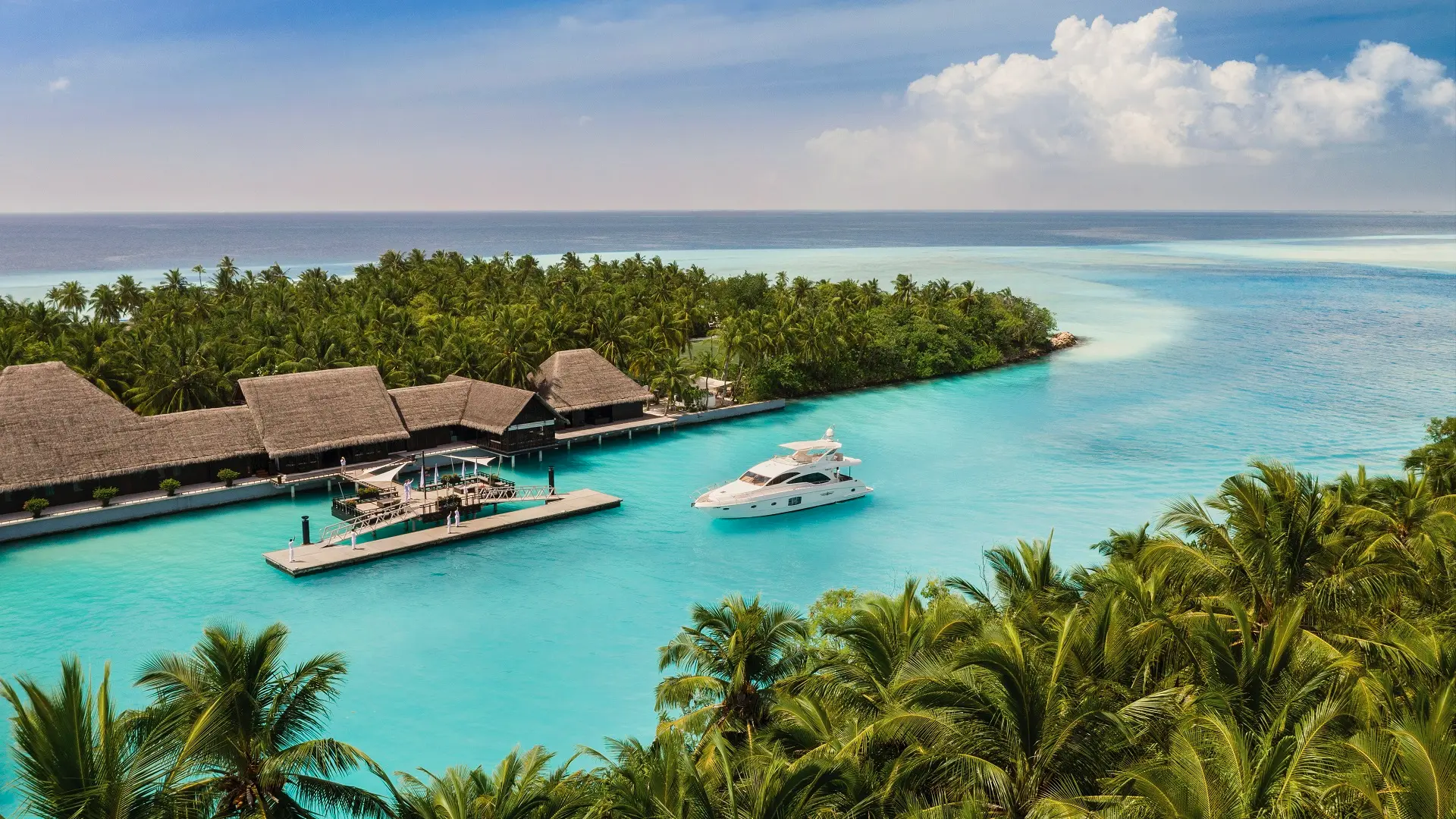 OO_RR_Resort_ArrivalYacht_Drone_1199_MASTER.jpg