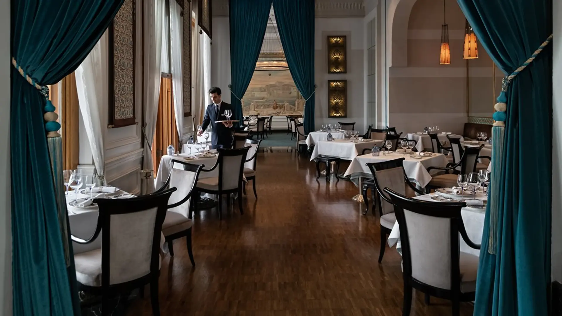 Hotel review Restaurants & Bars' - Çırağan Palace Kempinski Istanbul - 1