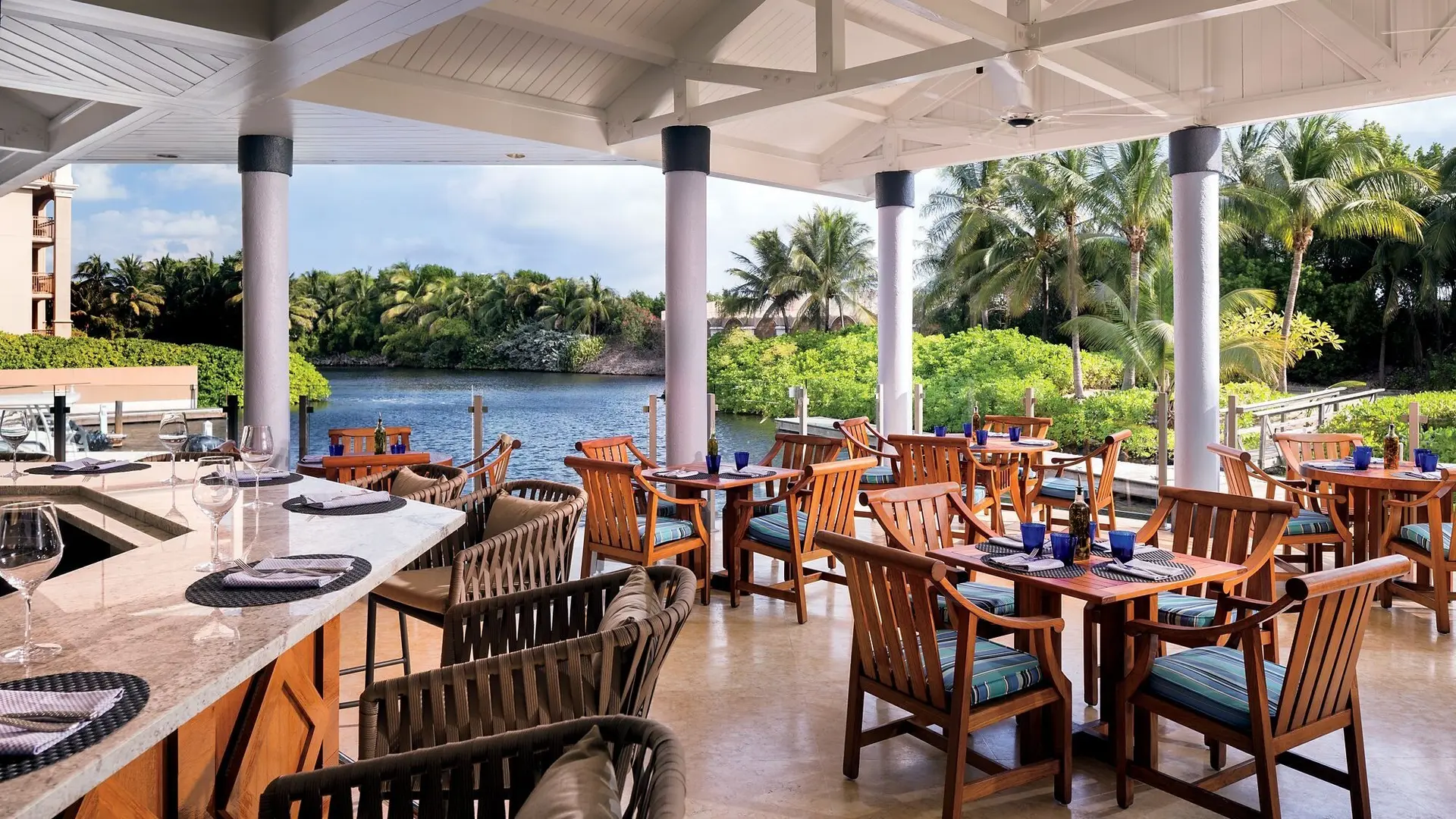Hotel review Restaurants & Bars' - The Ritz-Carlton, Grand Cayman - 2