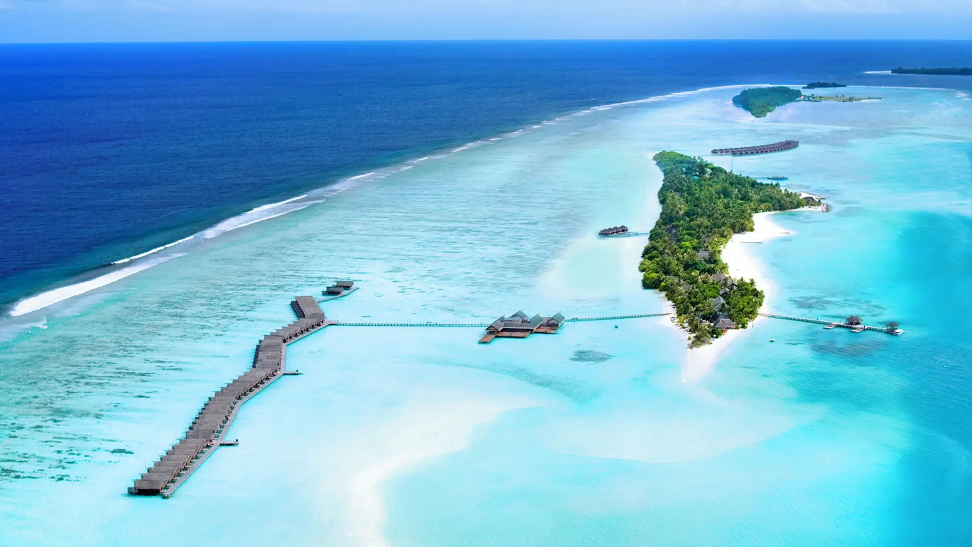 Hotel review Location' - LUX* South Ari Atoll - 1