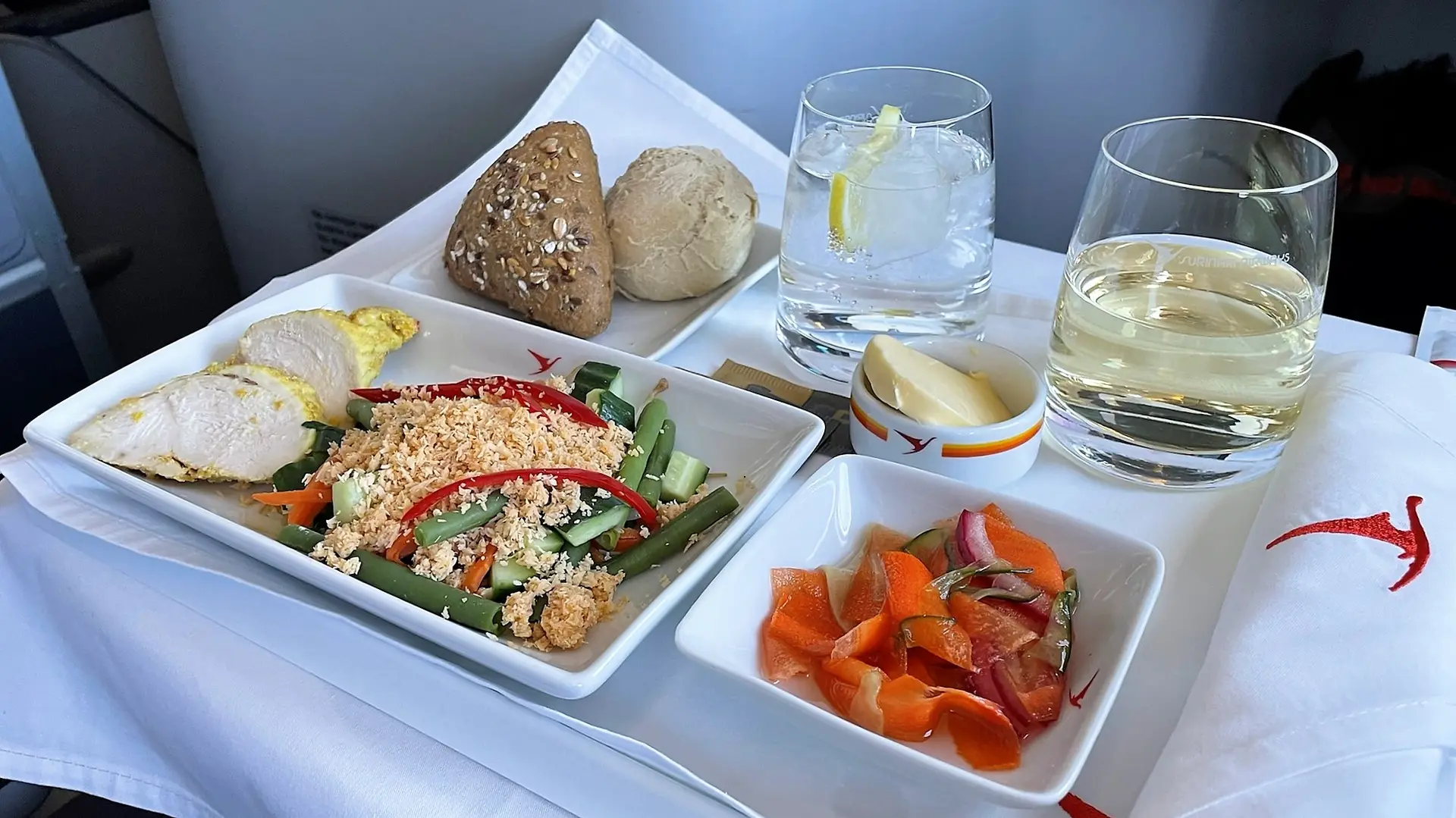 Airline review Cuisine - Surinam Airways - 0