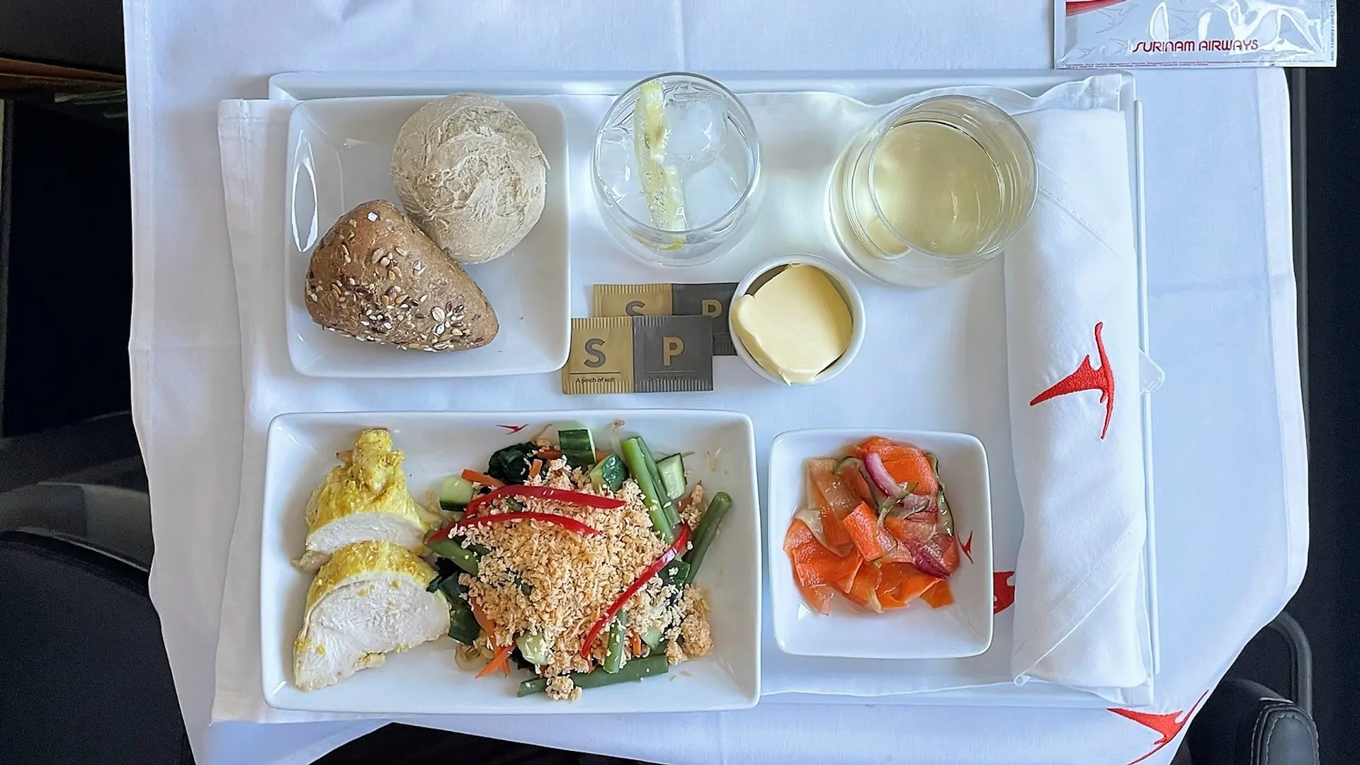 Airline review Cuisine - Surinam Airways - 1
