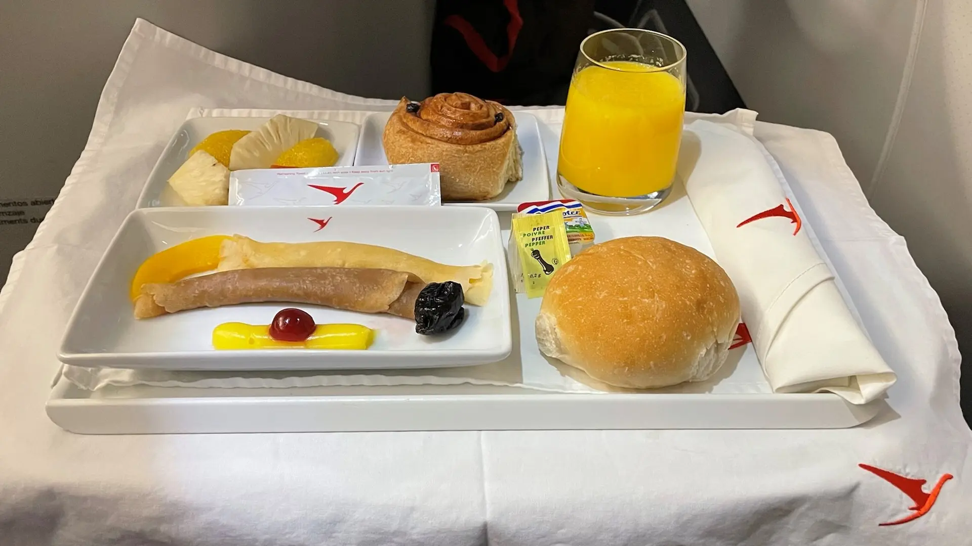 Airline review Cuisine - Surinam Airways - 12