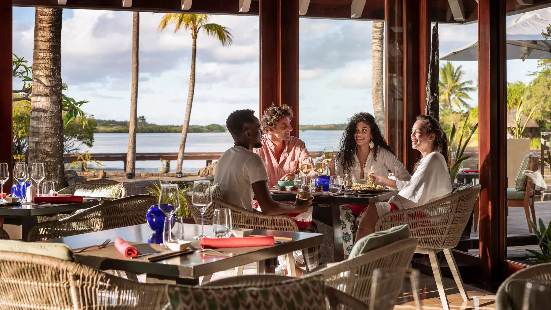 Hotel review Restaurants & Bars' - Four Seasons Resort Mauritius at Anahita - 2