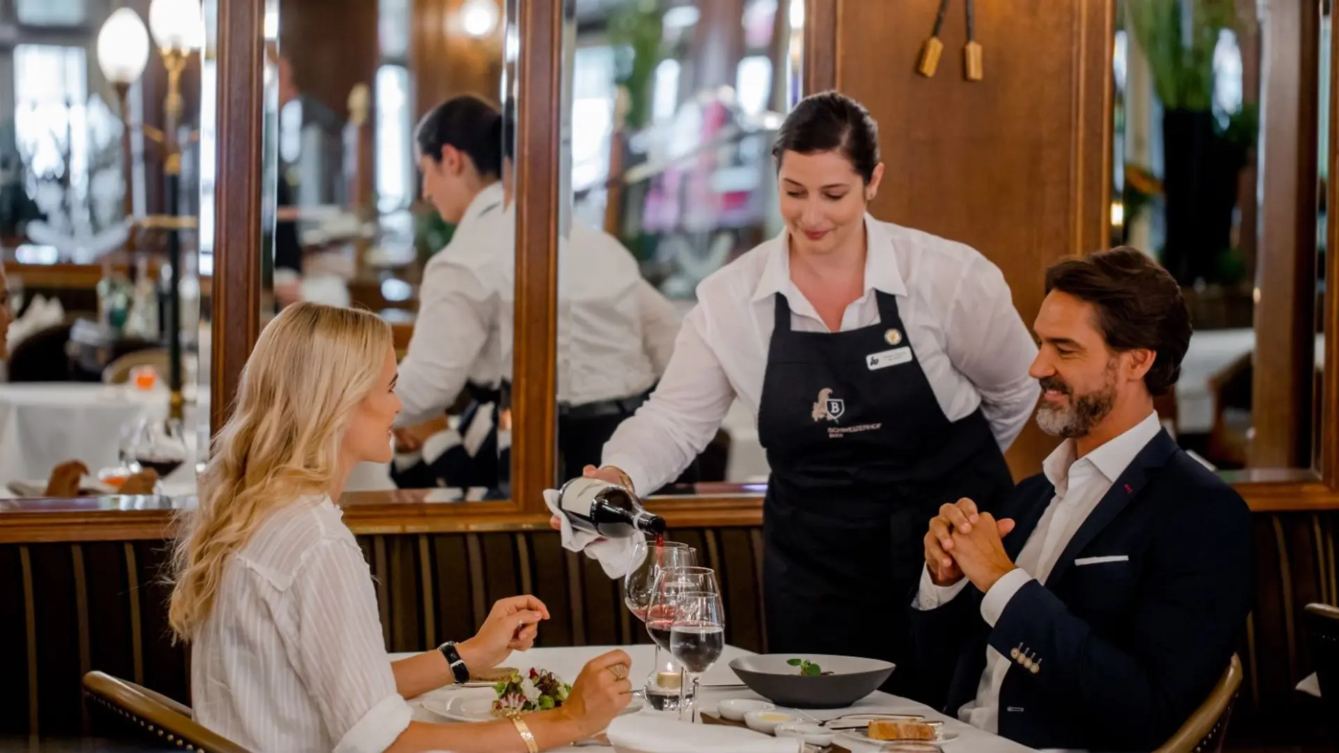 Hotel review Restaurants & Bars' - Hotel Schweizerhof Bern & Spa - 0