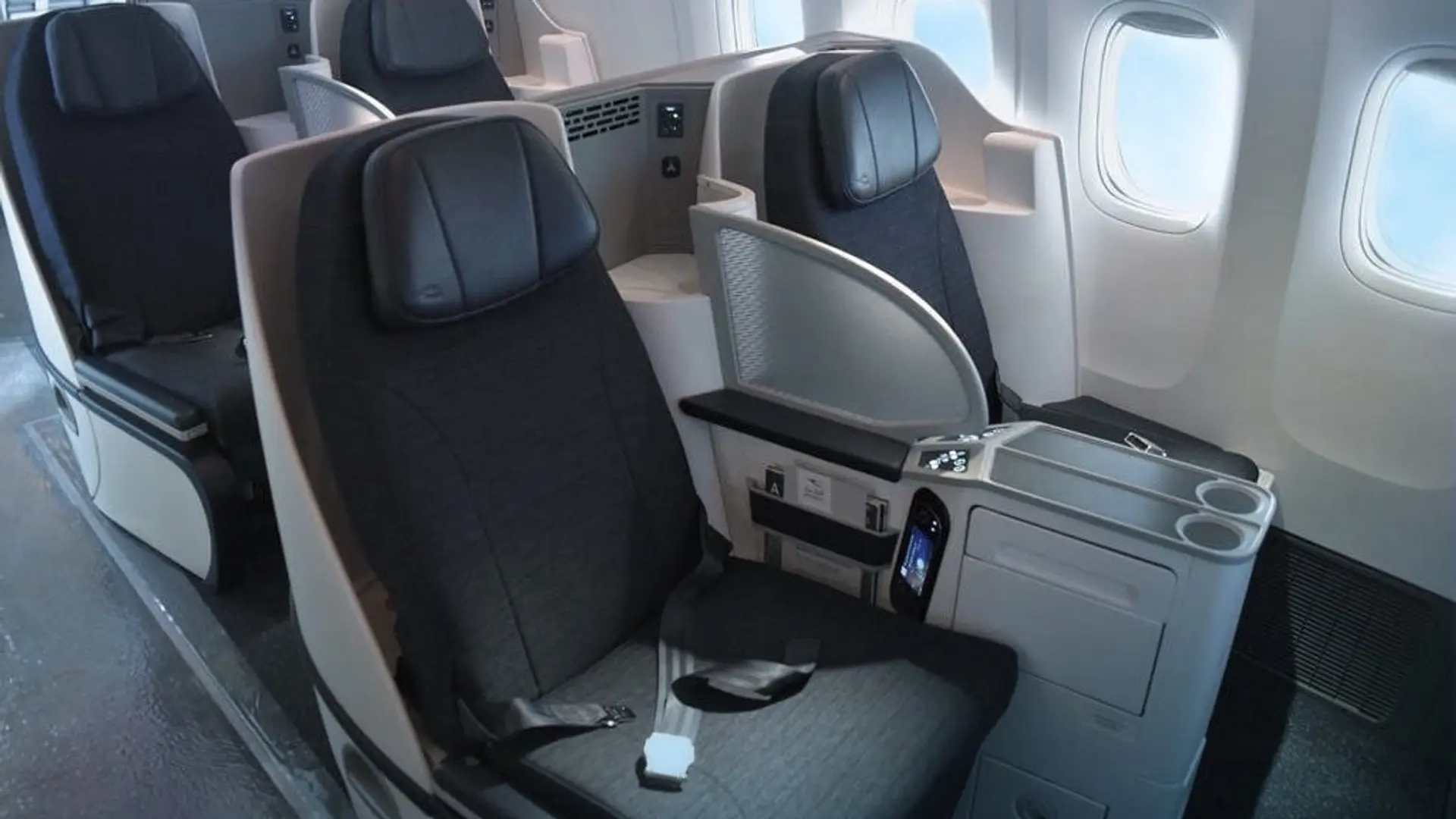Airline review Cabin & Seat - Kuwait Airways - 0