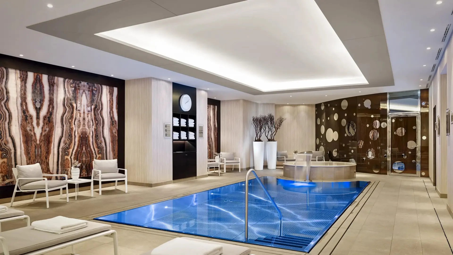 Hotel review Service & Facilities' - The Ritz-Carlton, Berlin - 0