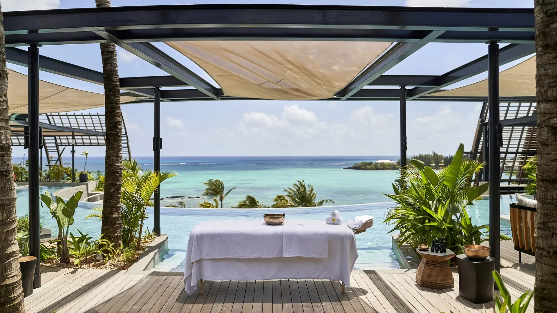 Hotel review Service & Facilities' - LUX* Grand Baie Resort & Residences - 7
