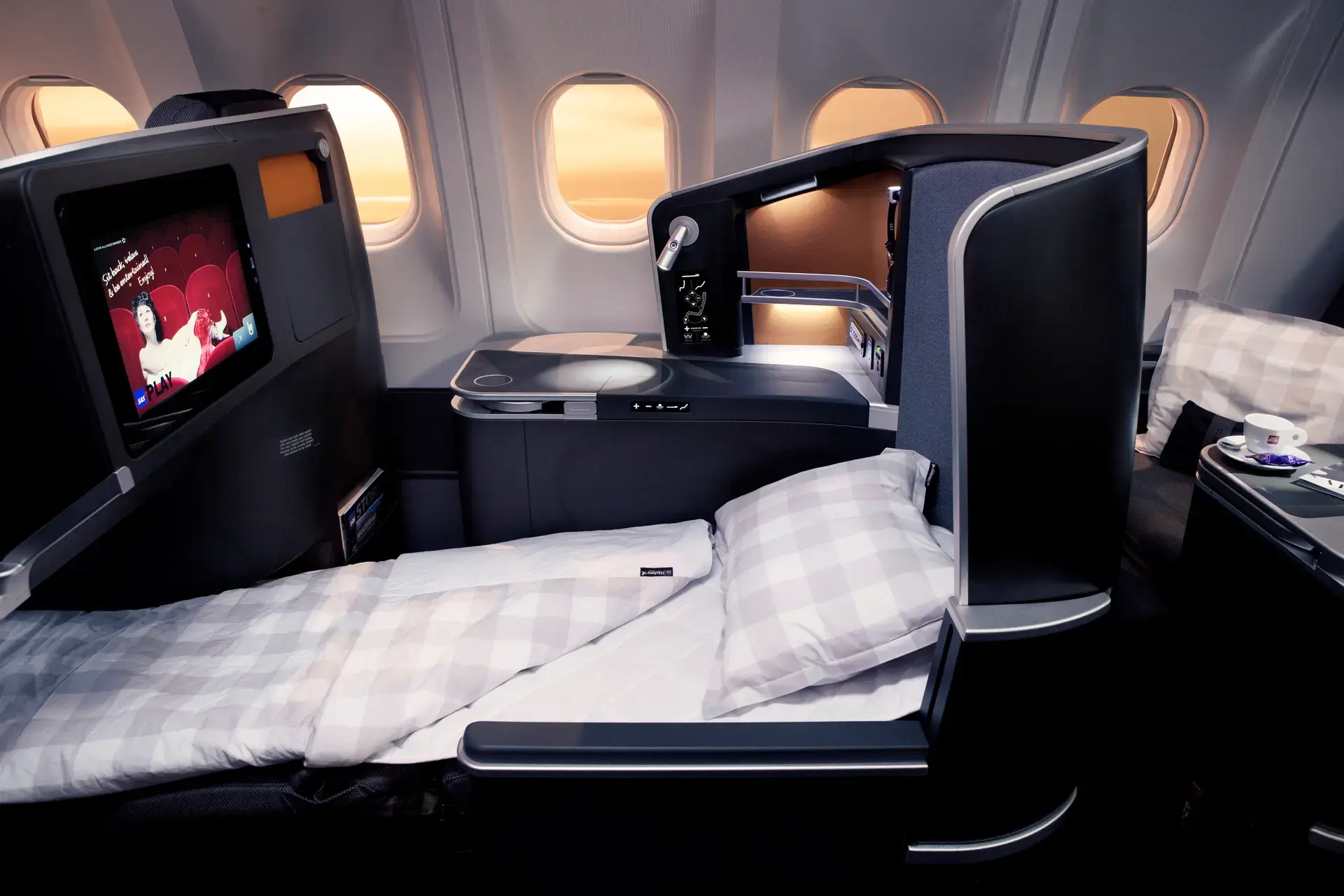 SAS A350-900 Seat laid flat