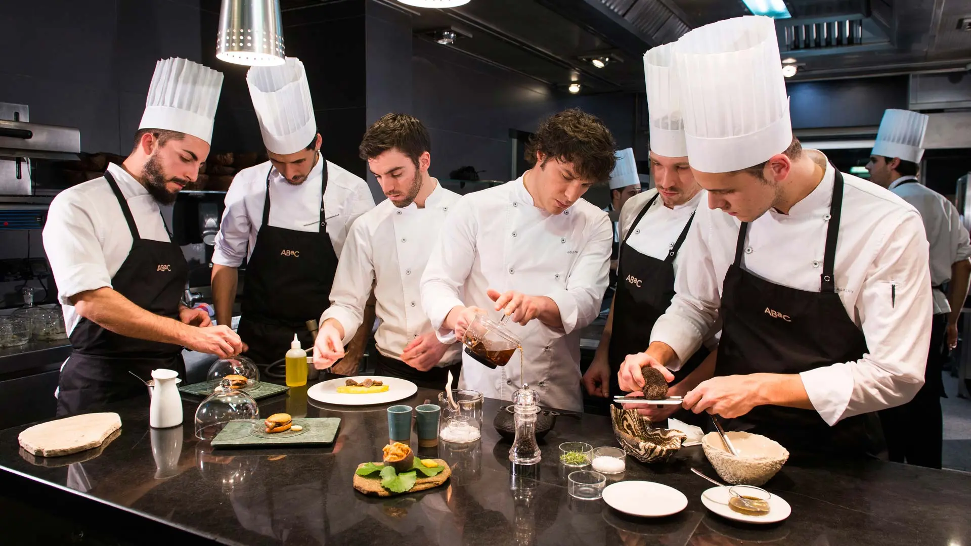 hotels with three star Michelin restaurants 