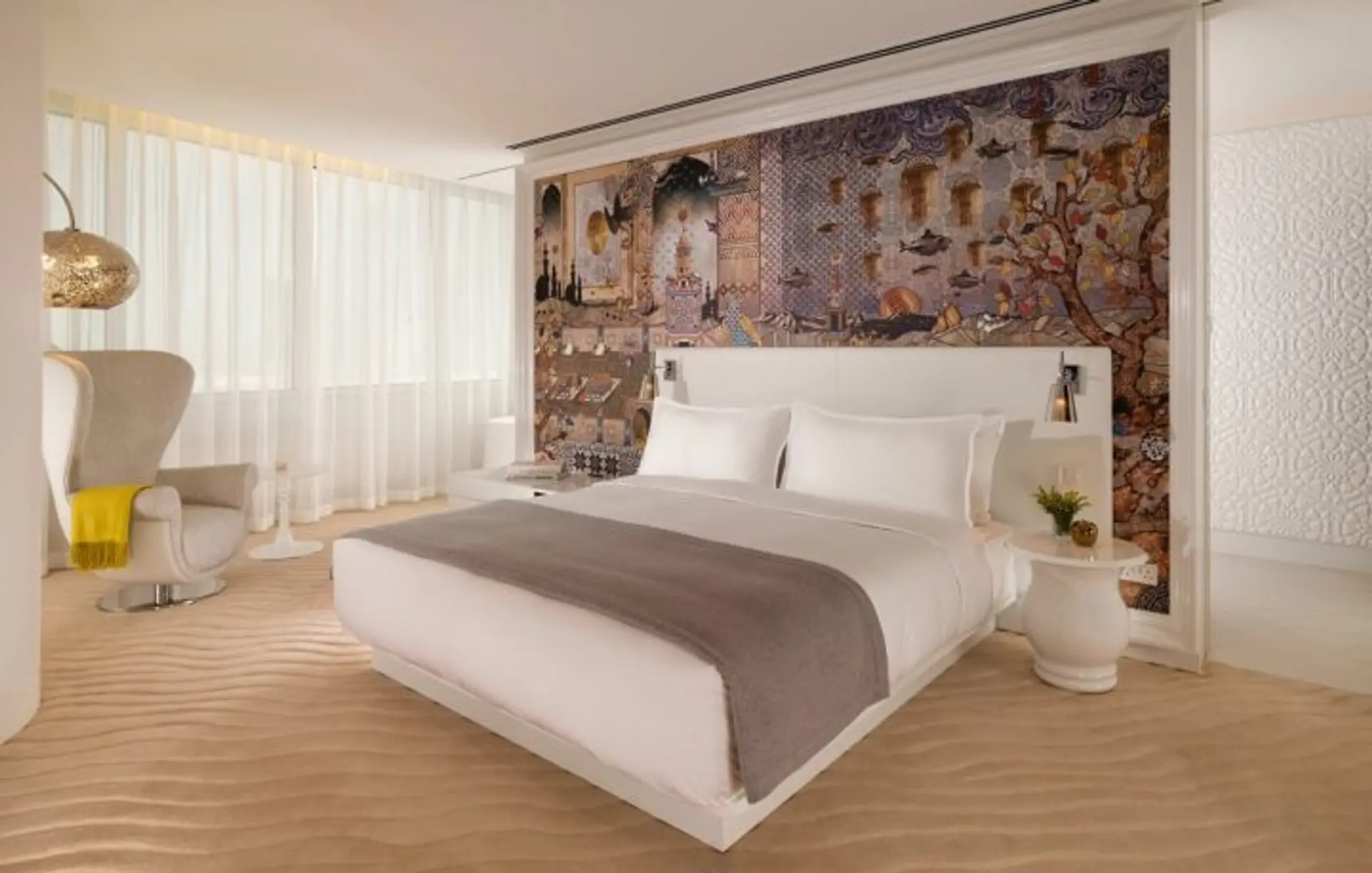 Mondrian_Doha_One-Bedroom-Suite_designMarcelWanders-720x458.jpg
