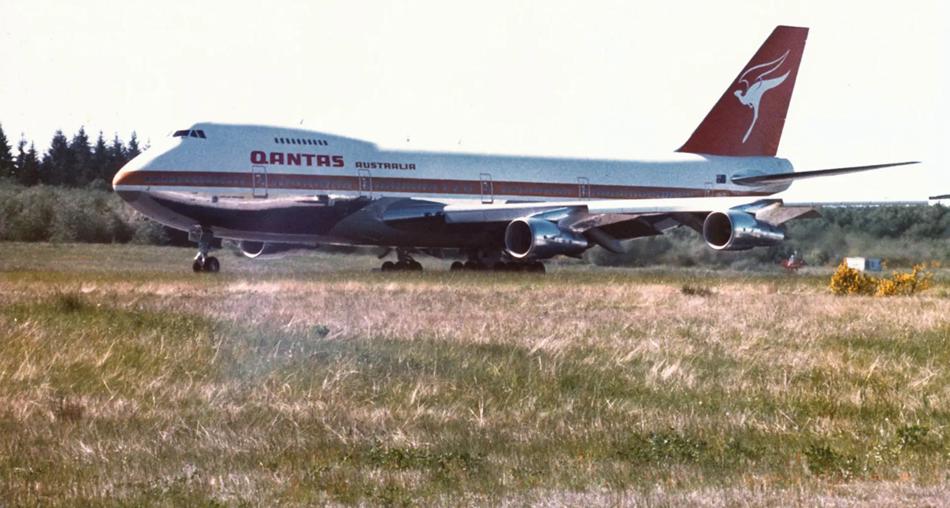 Qantas-began-flying-B747-200-Jumbo-Jets-in-1971.jpg