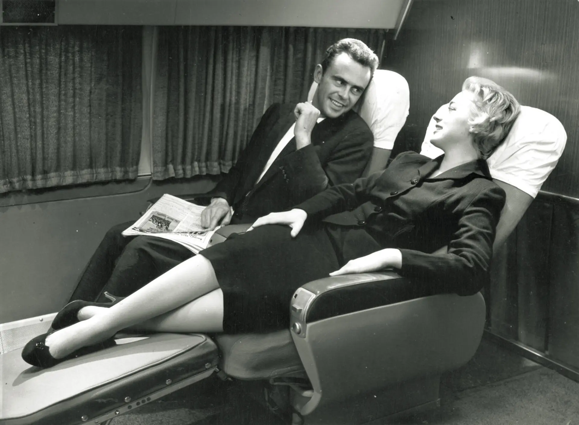 Sleeper-seats-featured-on-Lockheed-flights-to-London-early-1950s.jpg