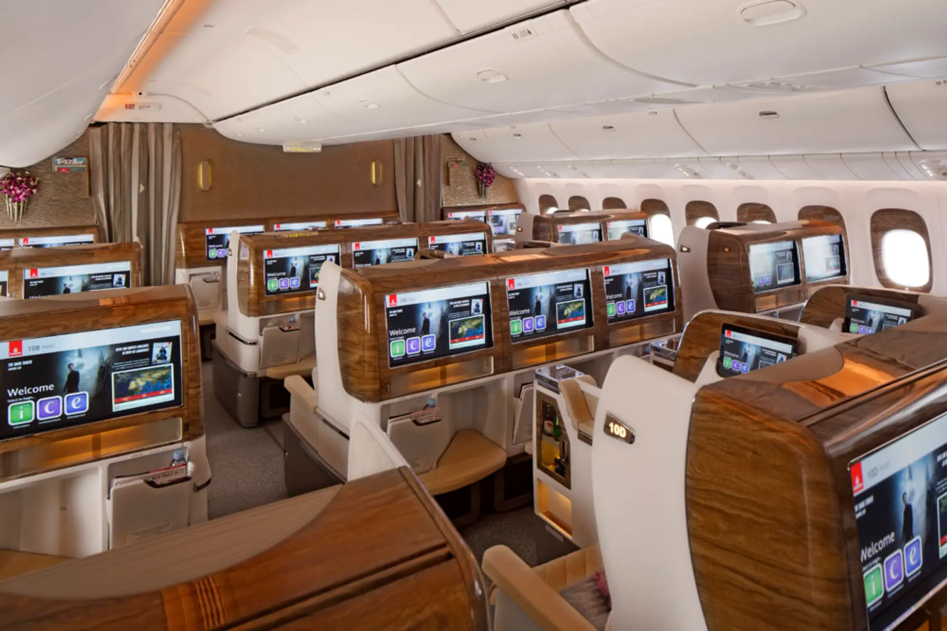 Emirates-Business-Class-Cabin-on-Boeing-777-300ER.2.jpg