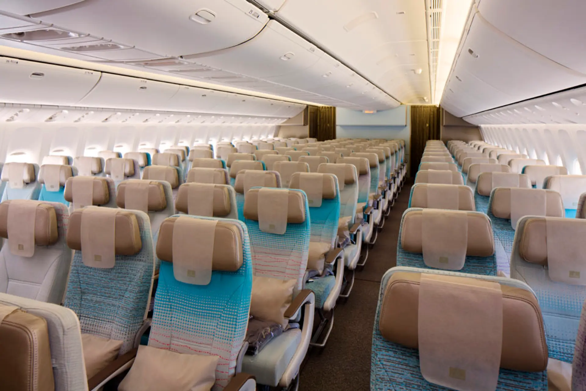 Emirates-Economy-Class-cabin-on-Boeing-777-300ER.jpg
