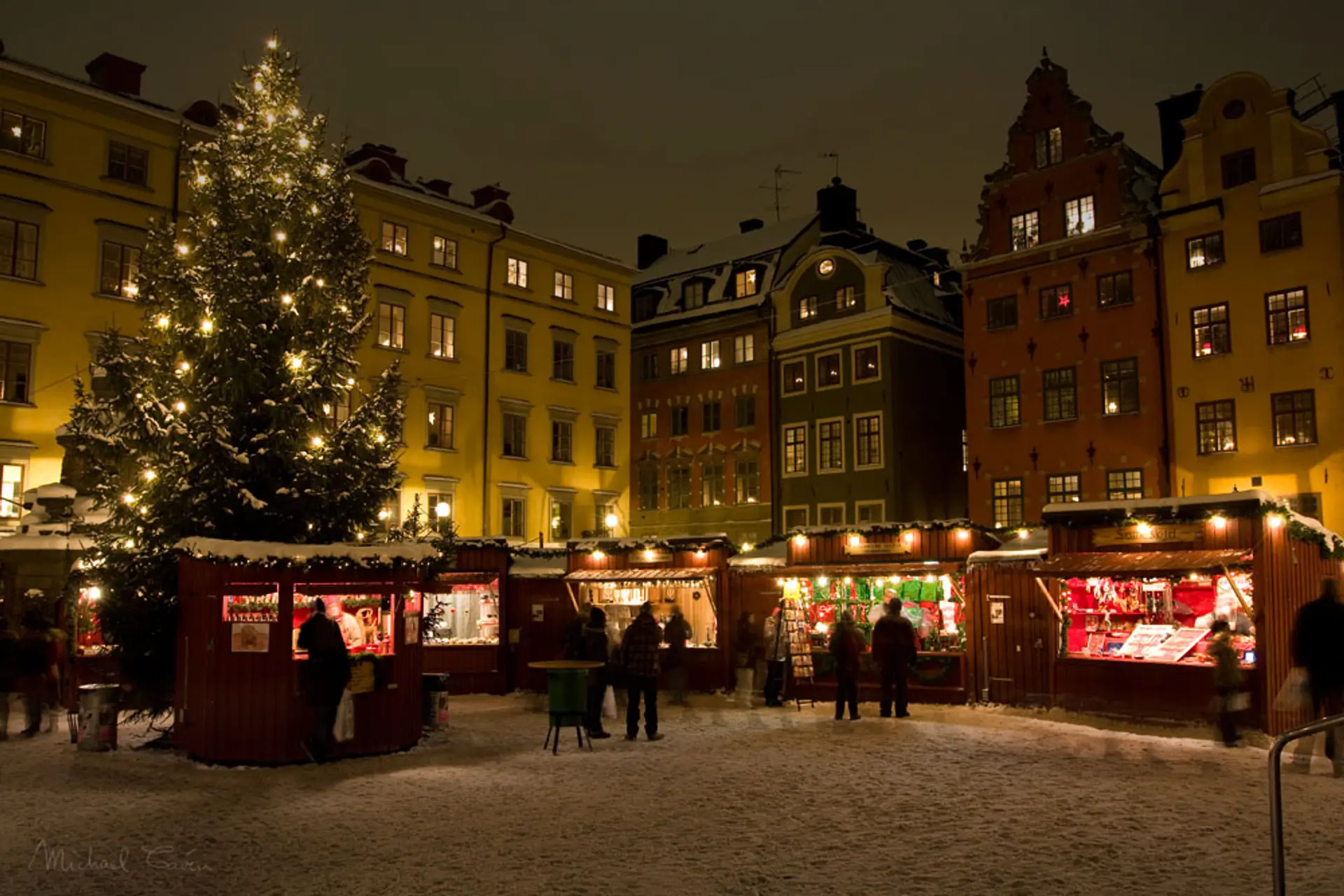 Christmas_market_in_Stockholm_Old_Town_4206886224.jpg