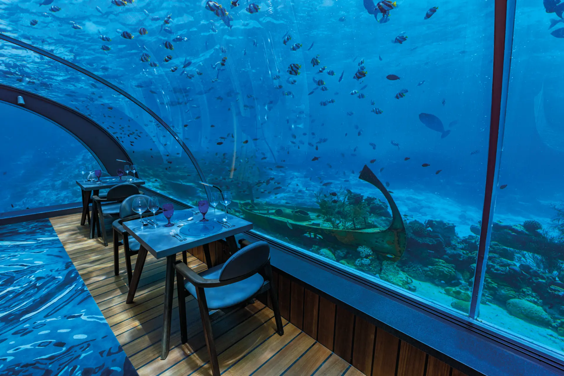 Hurawalhi-58-Undersea-RestaurantInterior.jpg