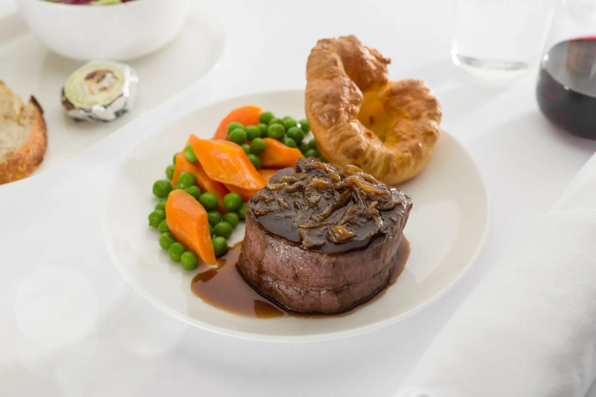Roast-English-beef-with-Yorkshire-pudding-peas-and-onion-gravy-Business-menu-ex-LHR-B787_preview.jpg