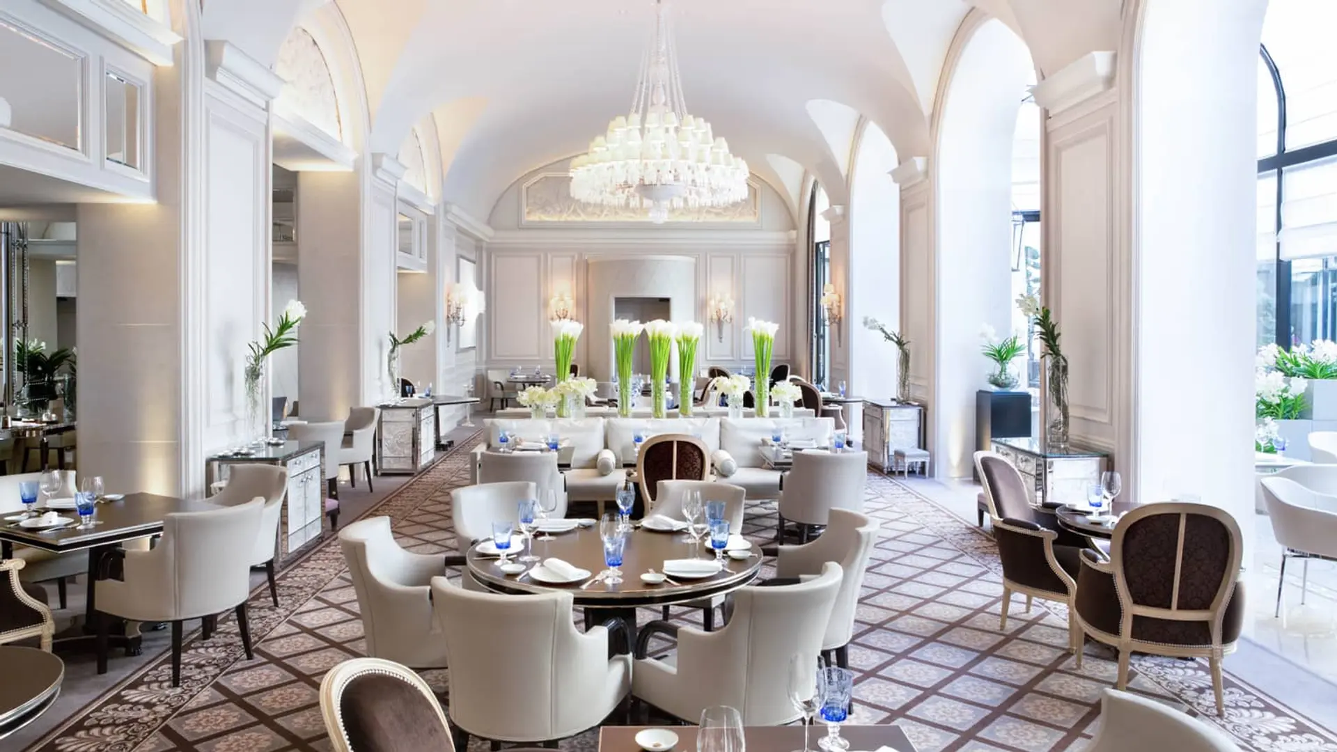 Hotel review Restaurants & Bars' - Four Seasons Hotel George V Paris - 1