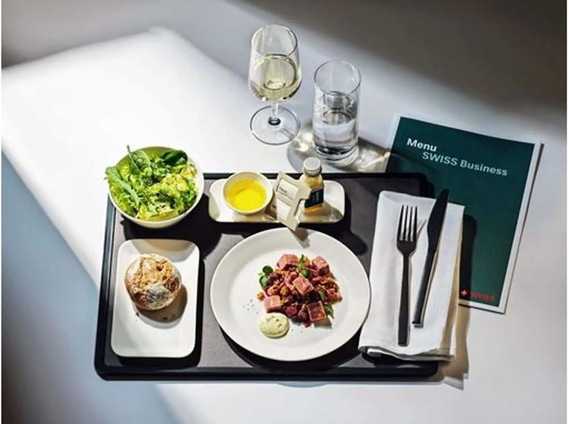 Airlines News - SWISS launches a new flight menu in collaboration with a Michelin-starred chef