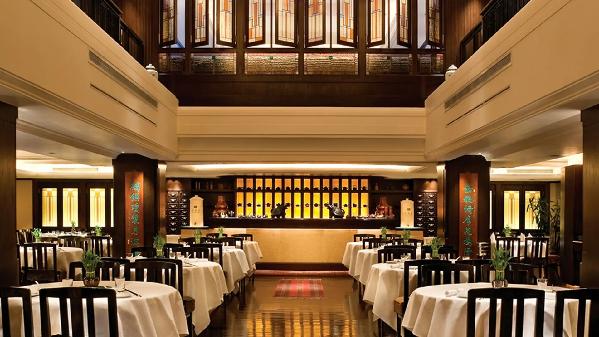 Hotel review Restaurants & Bars' - The Peninsula Hong Kong - 1