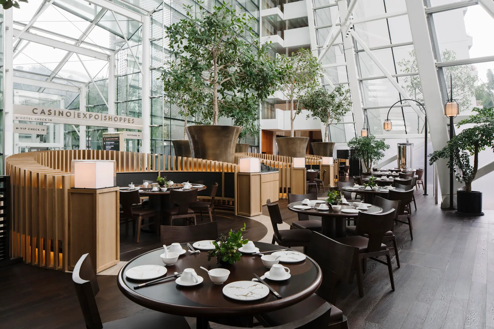 Hotel review Restaurants & Bars' - Marina Bay Sands - 2