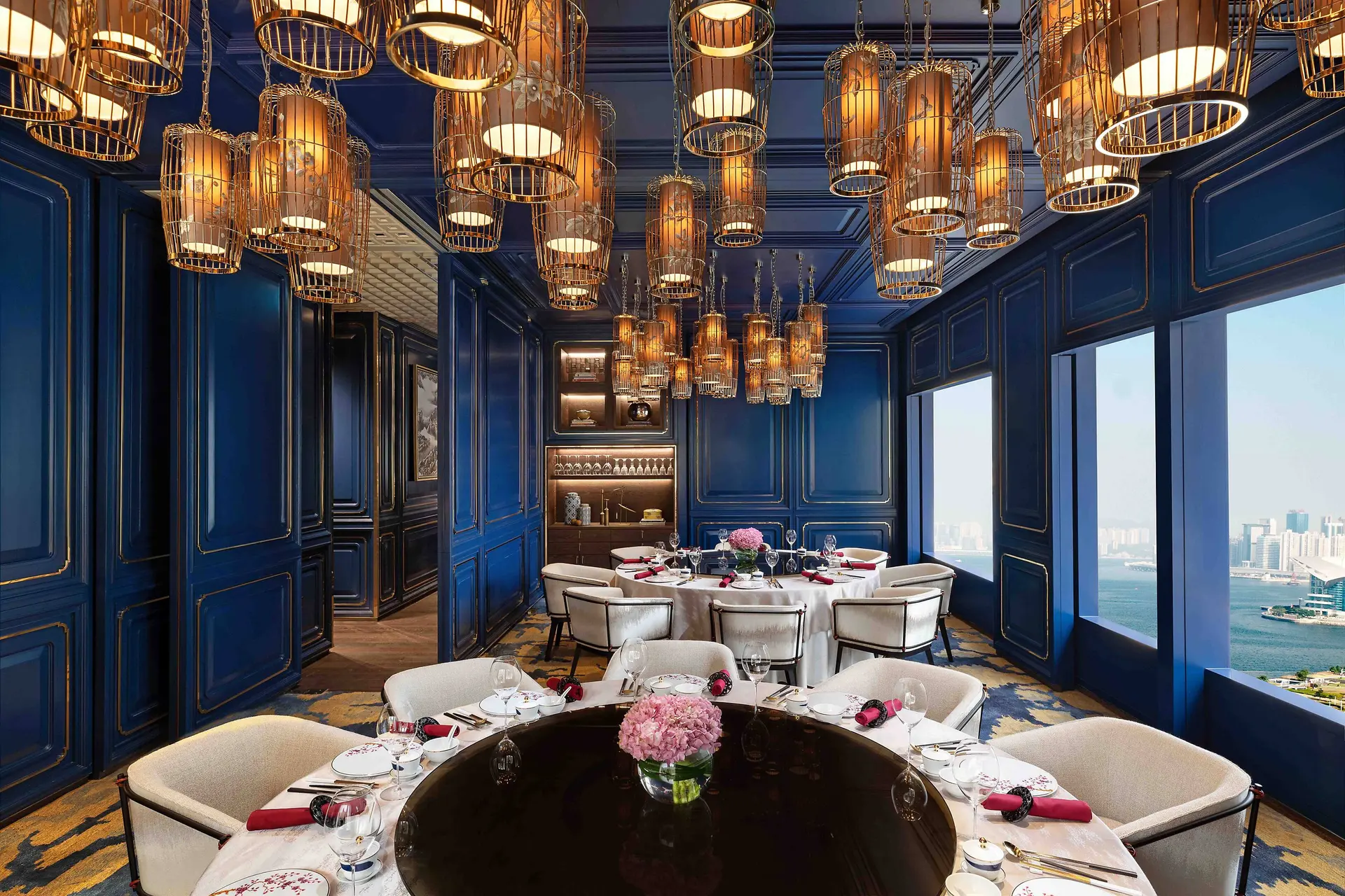 Hotel review Restaurants & Bars' - Mandarin Oriental Hong Kong - 1