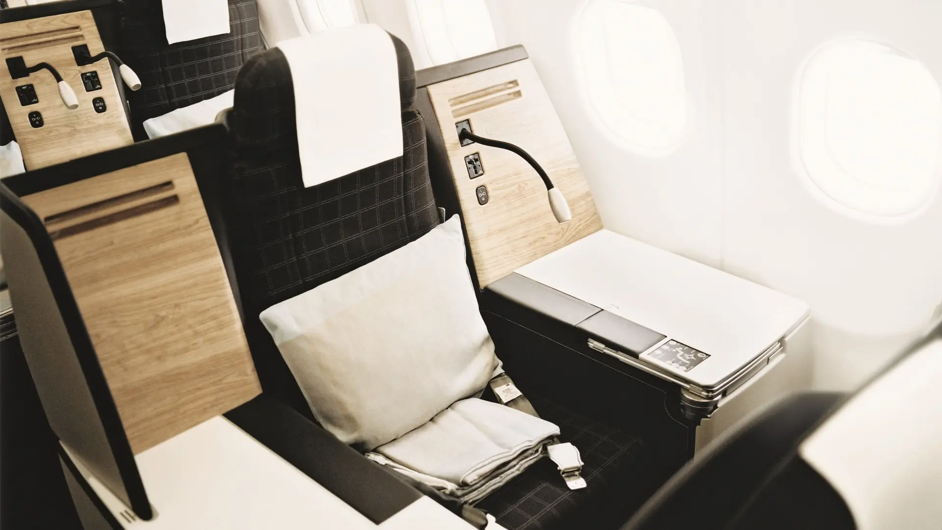 Airline review Cabin & Seat - SWISS - 6