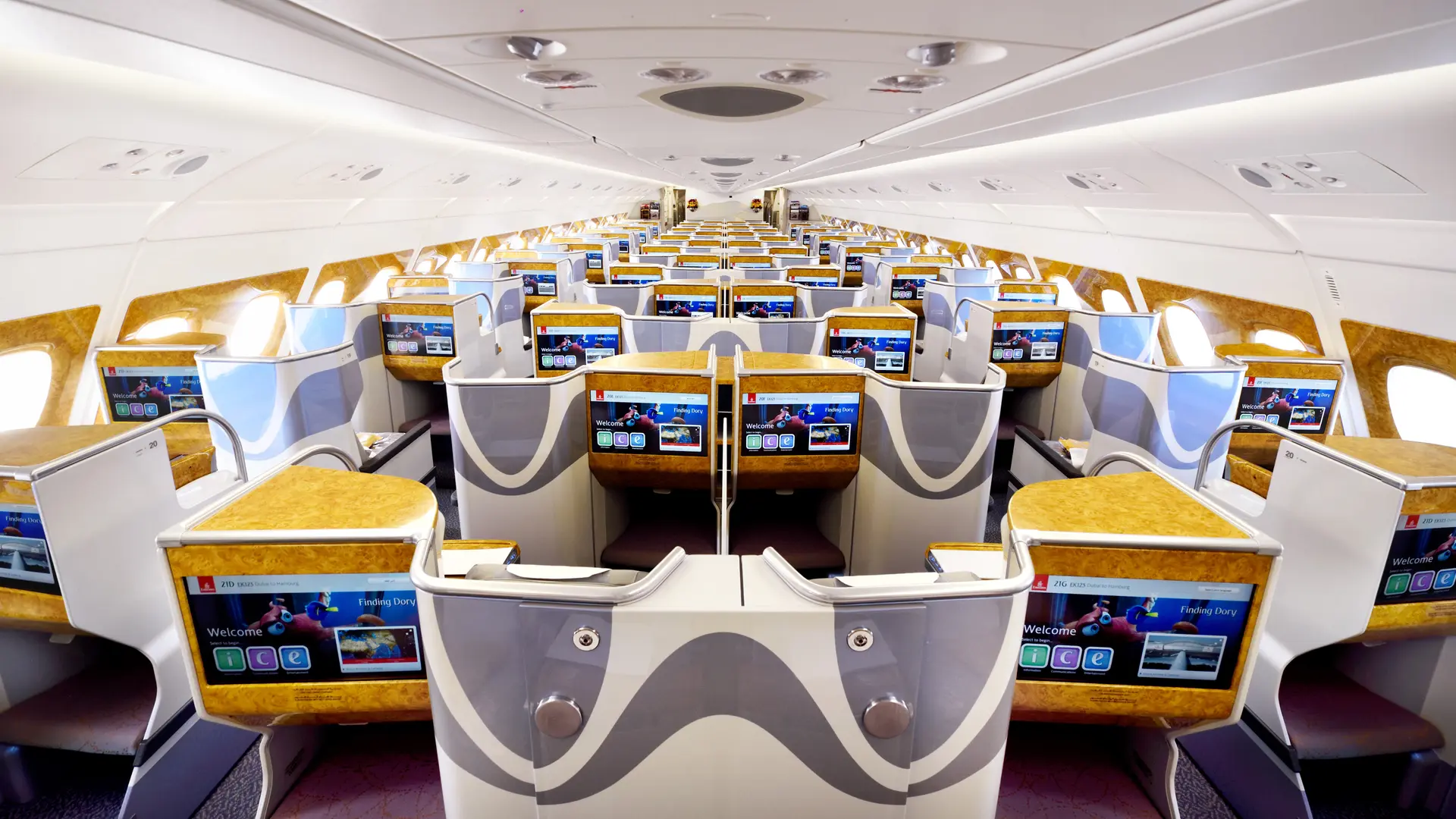 Airline review Entertainment - Emirates - 4