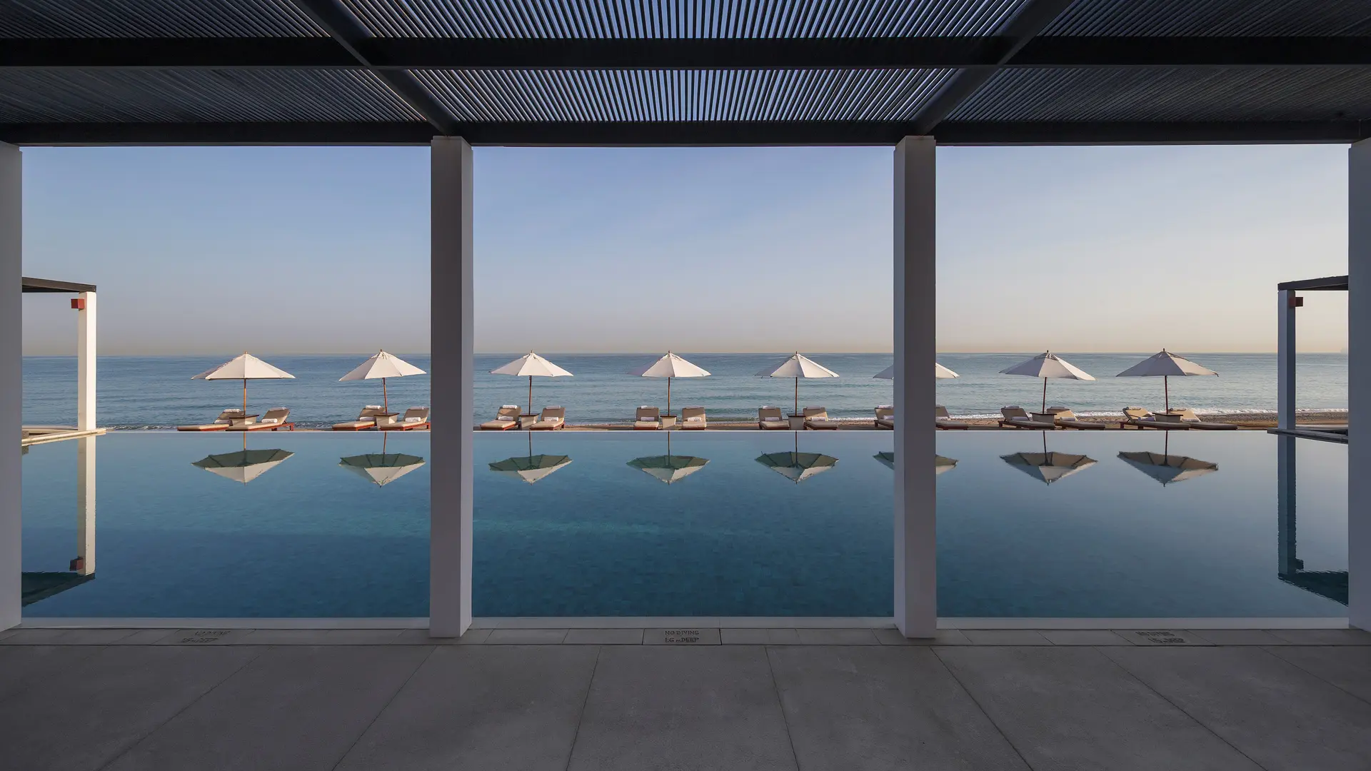 Hotels Toplists - The Best Infinity Swimming Pools