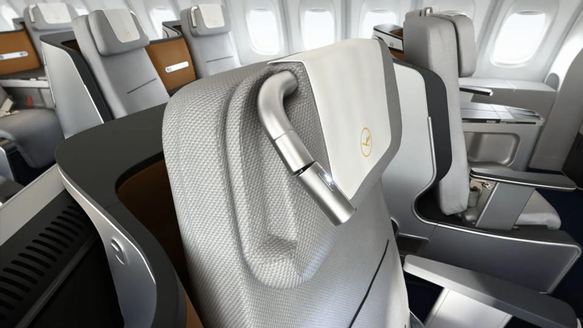 Airline review Cabin & Seat - Lufthansa - 3