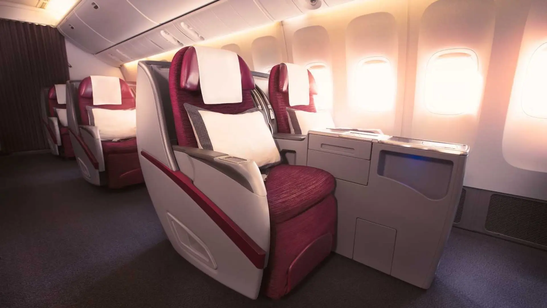 Airline review Cabin & Seat - Qatar Airways - 14