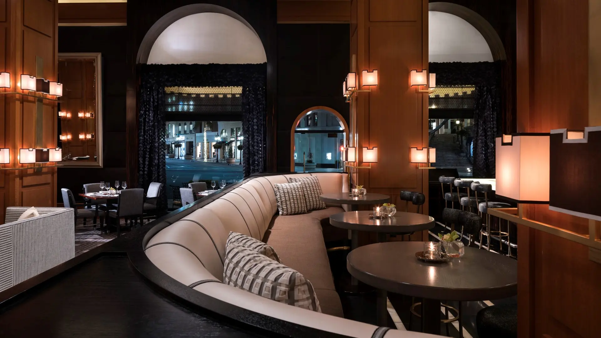 Hotel review Restaurants & Bars' - Beverly Wilshire, A Four Seasons Hotel - 2