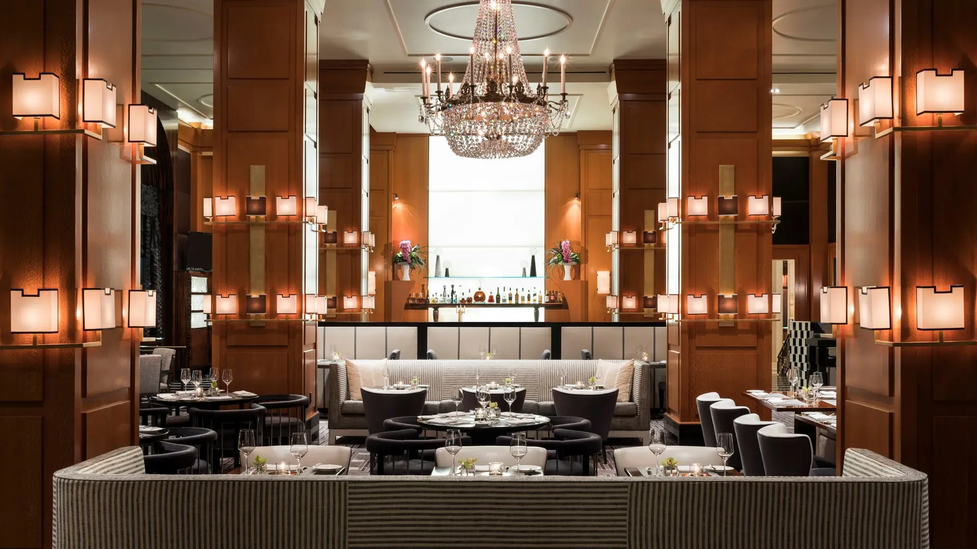 Hotel review Restaurants & Bars' - Beverly Wilshire, A Four Seasons Hotel - 0
