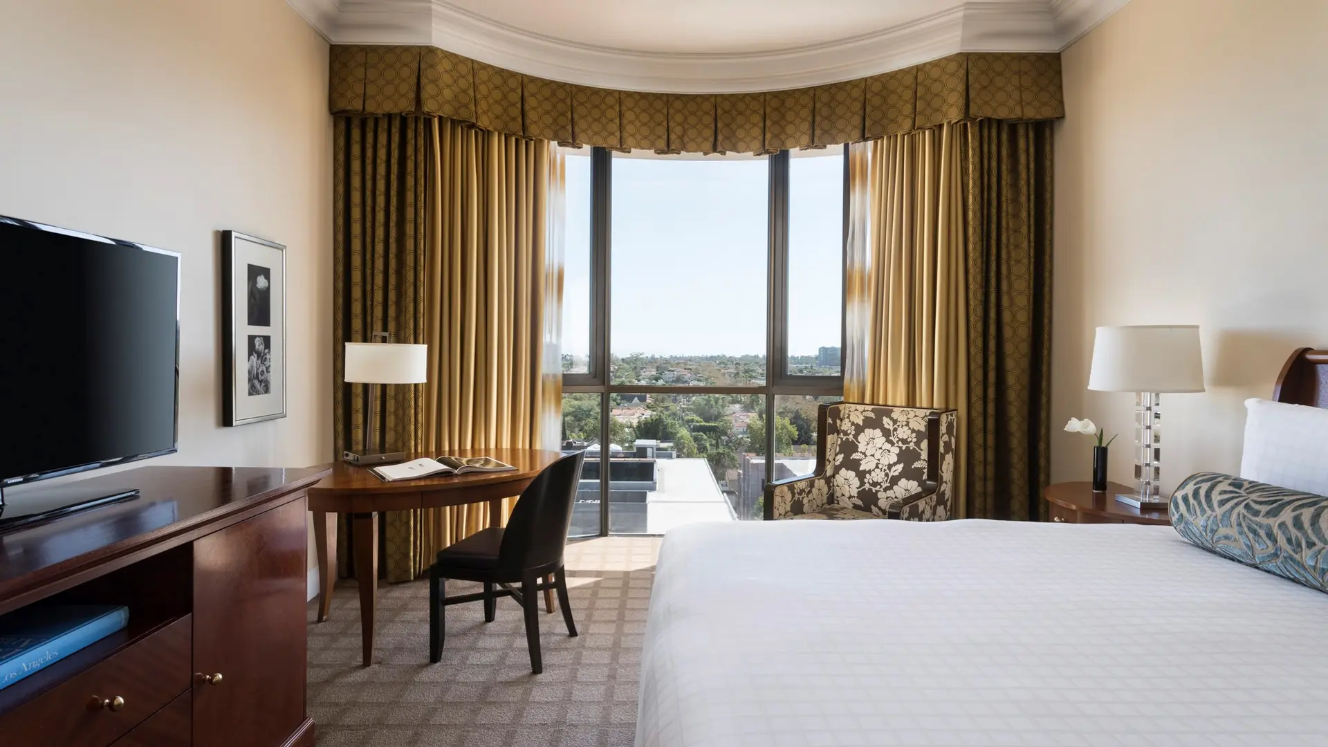 Hotel review Accommodation' - Beverly Wilshire, A Four Seasons Hotel - 2