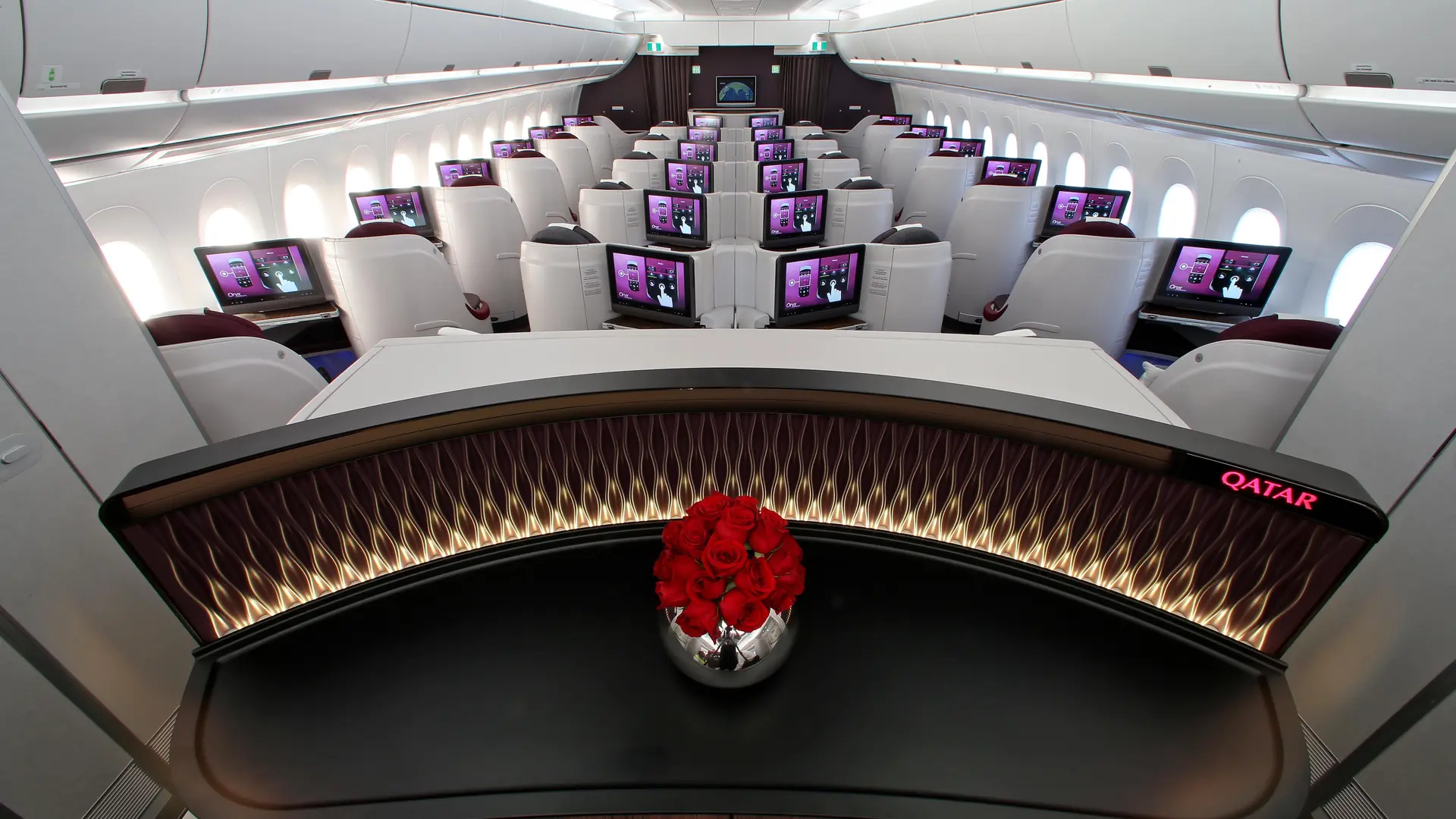 Airline review Cabin & Seat - Qatar Airways - 11