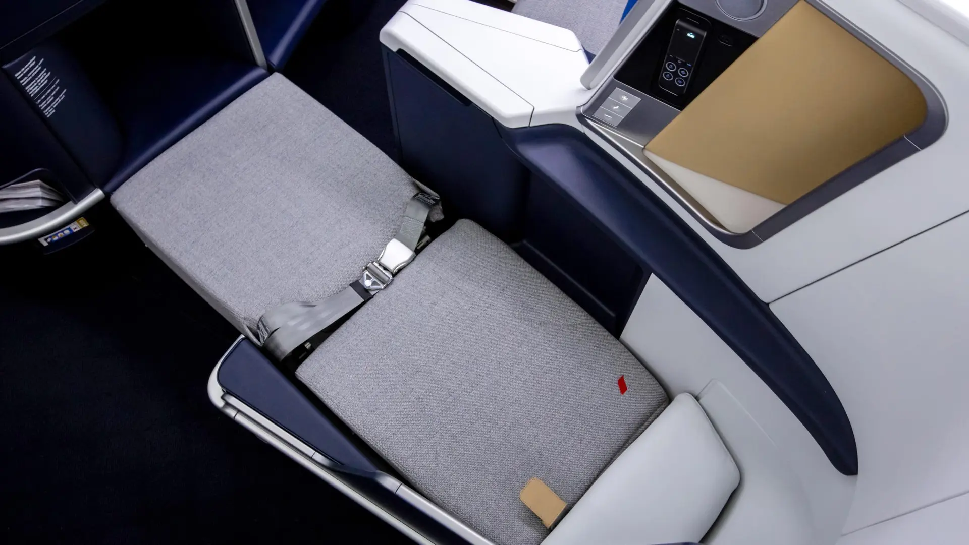 Airline review Cabin & Seat - Air France - 3