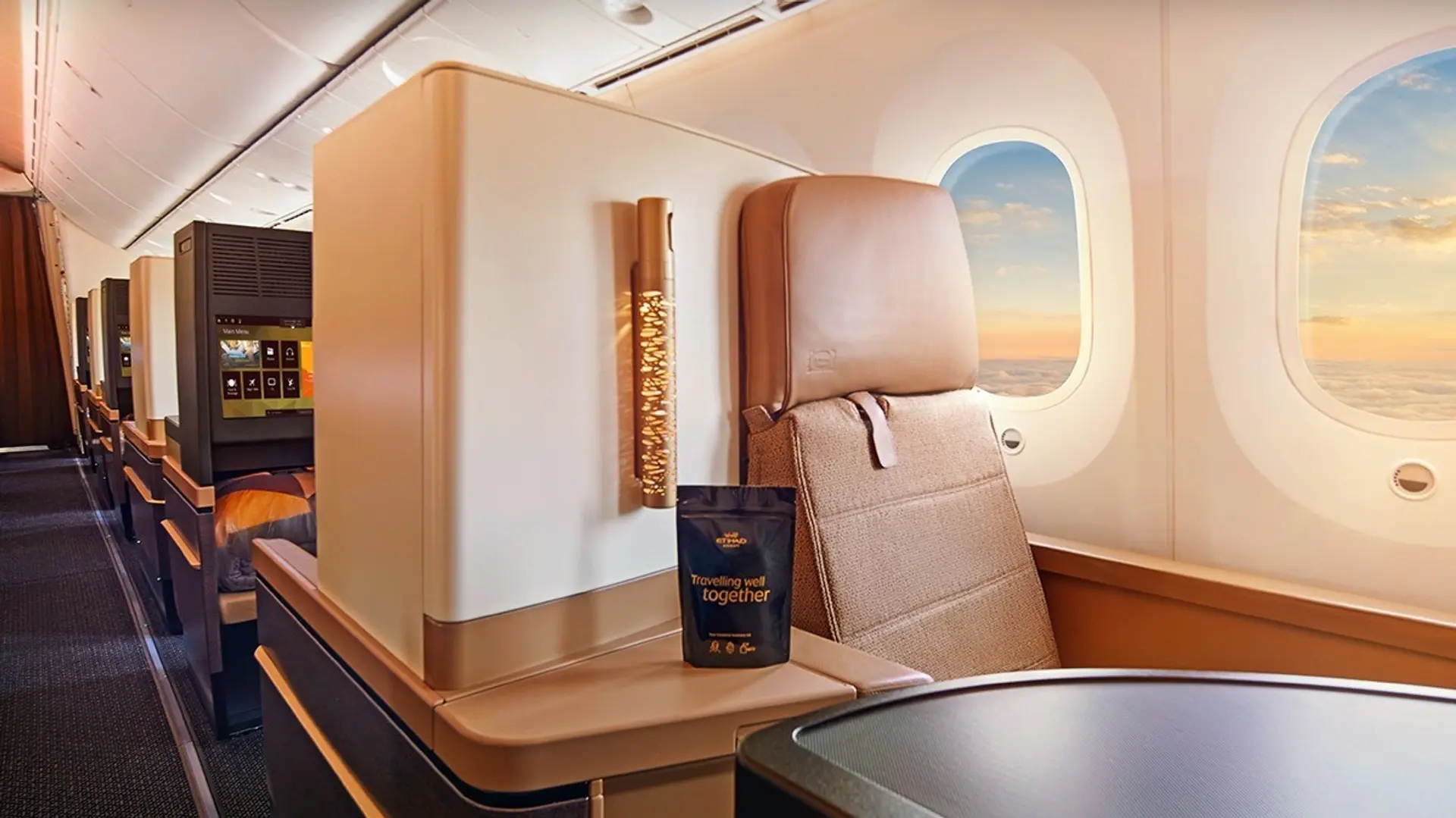 Airline review Cabin & Seat - Etihad Airways - 4