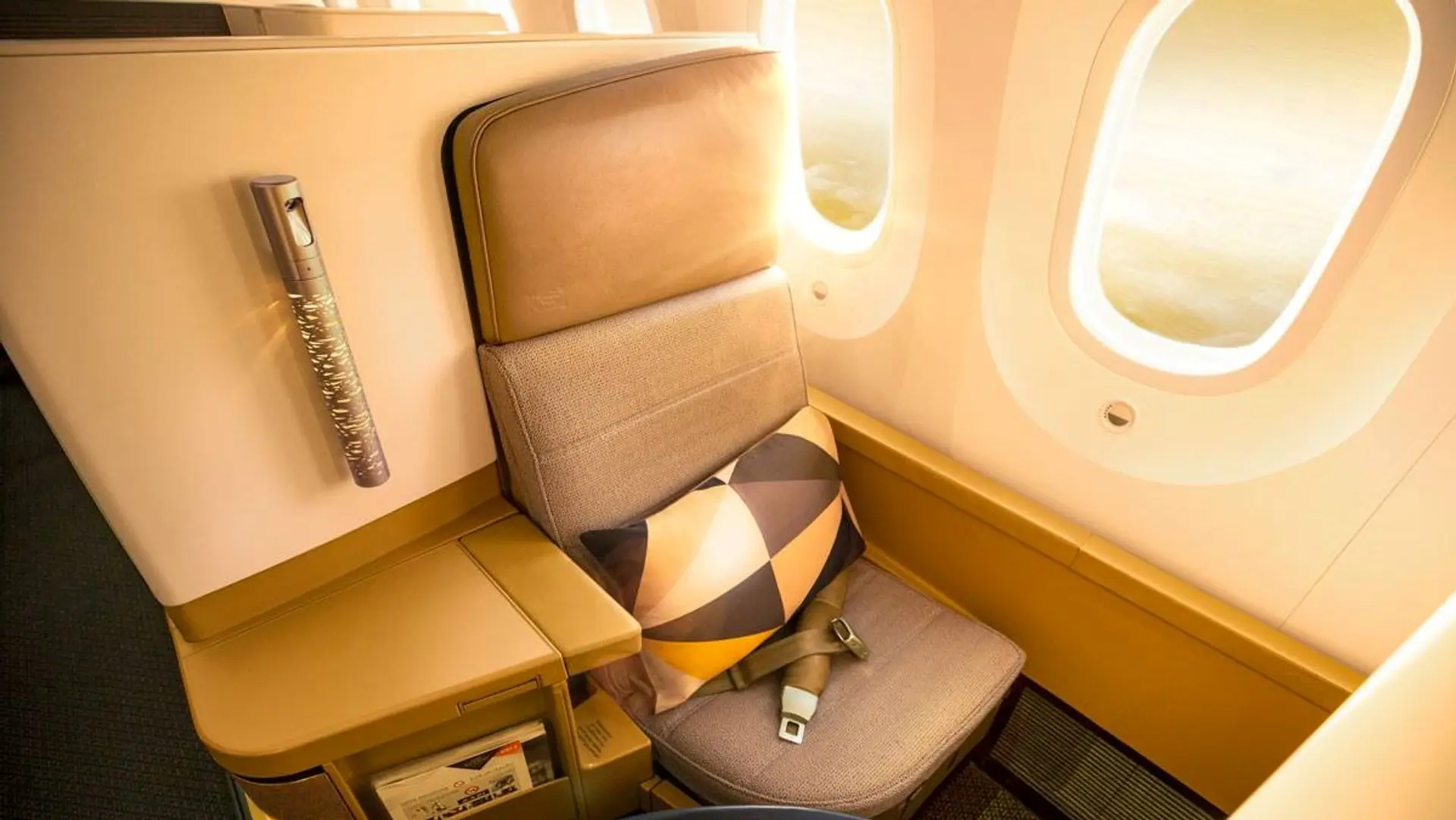 Airline review Cabin & Seat - Etihad Airways - 1
