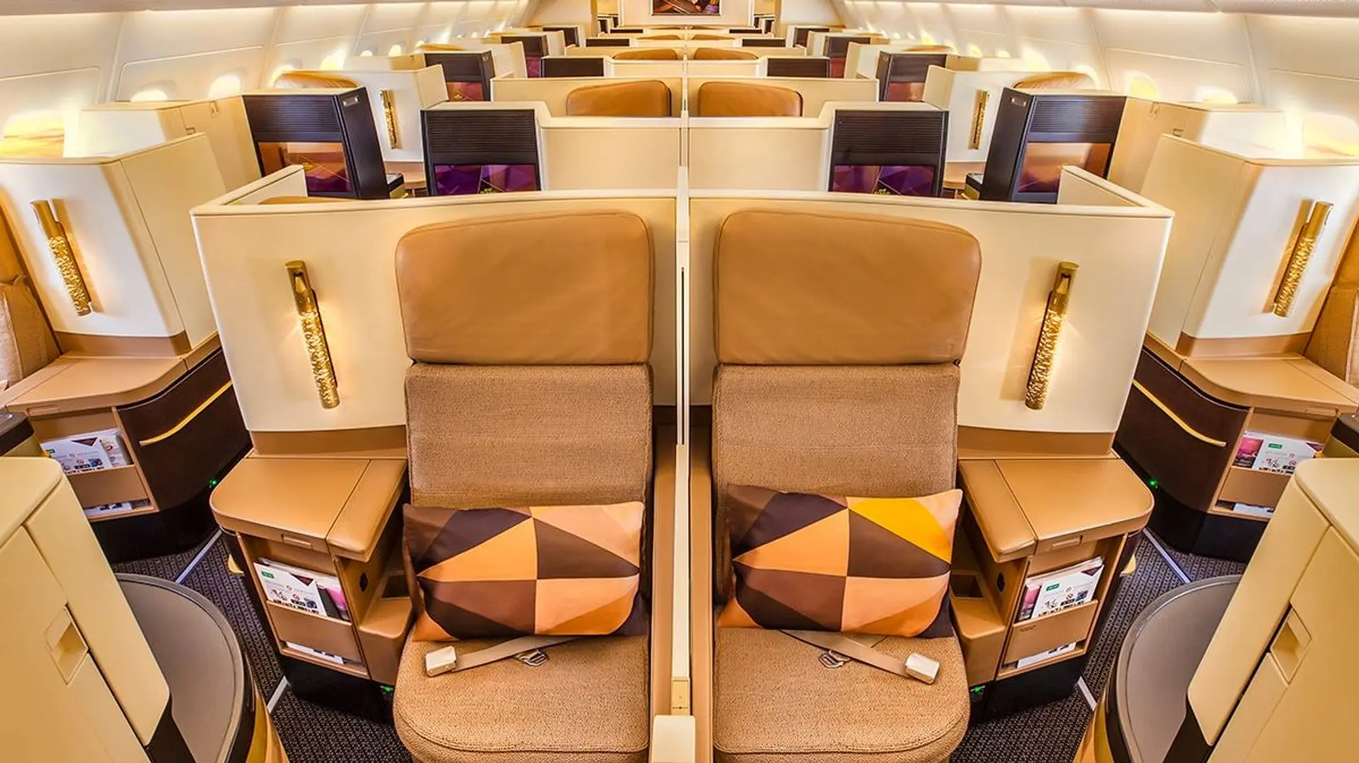Airline review Cabin & Seat - Etihad Airways - 3