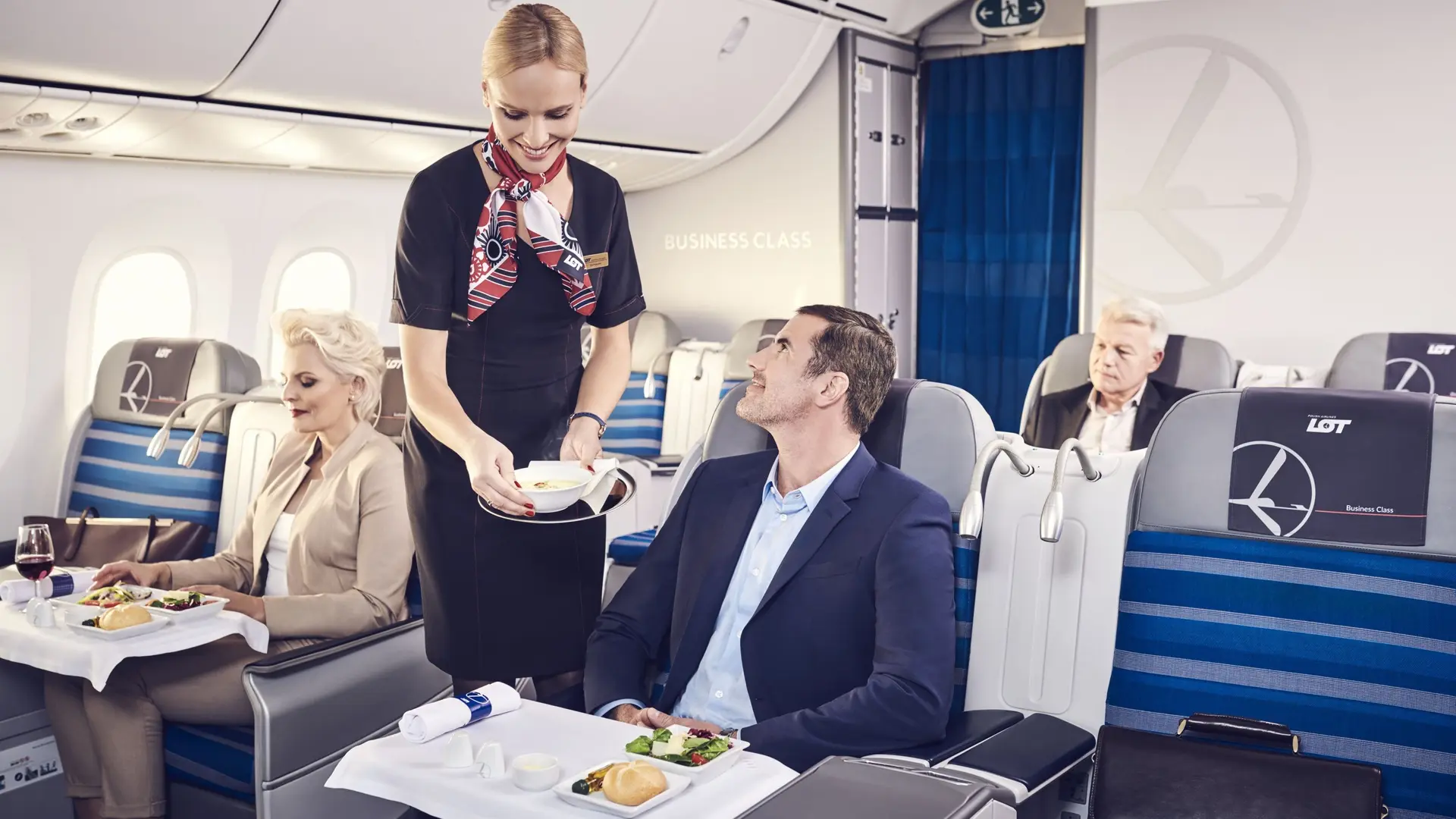 Airline review Cuisine - LOT - Polish Airlines - 0