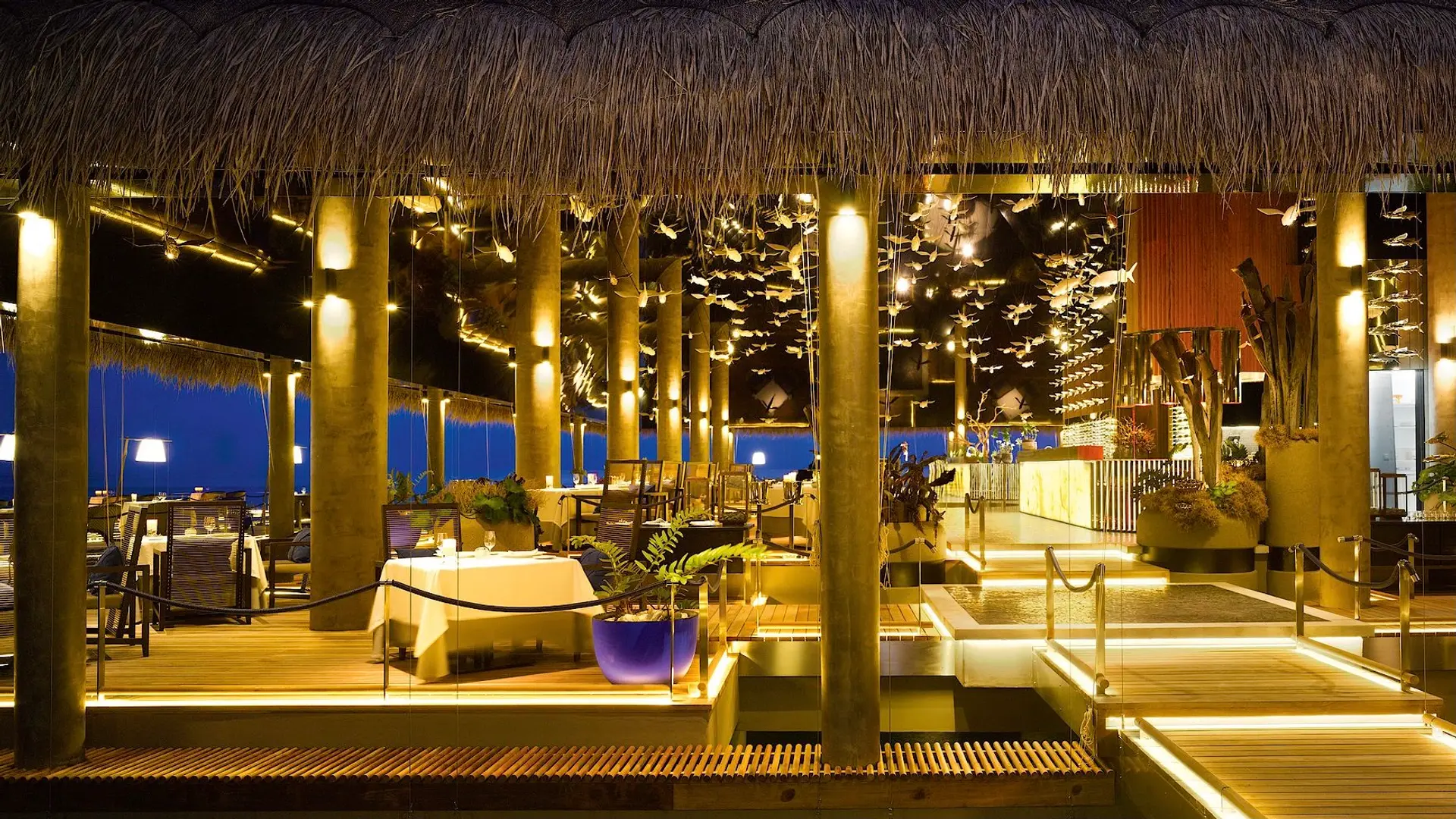 Hotel review Restaurants & Bars' - Velaa Private Island - 2
