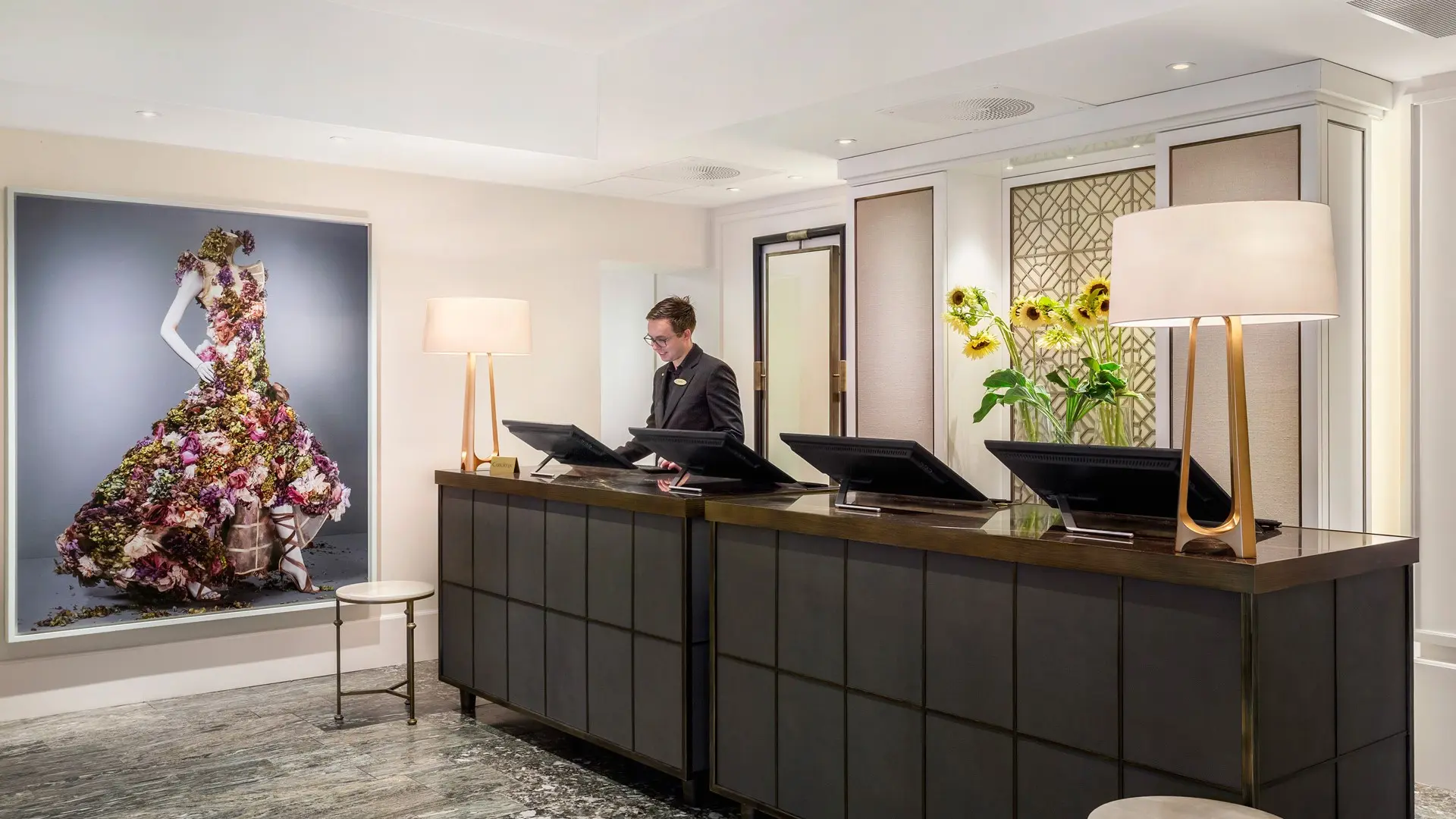 Hotel review Service & Facilities' - Hotel Continental - 0